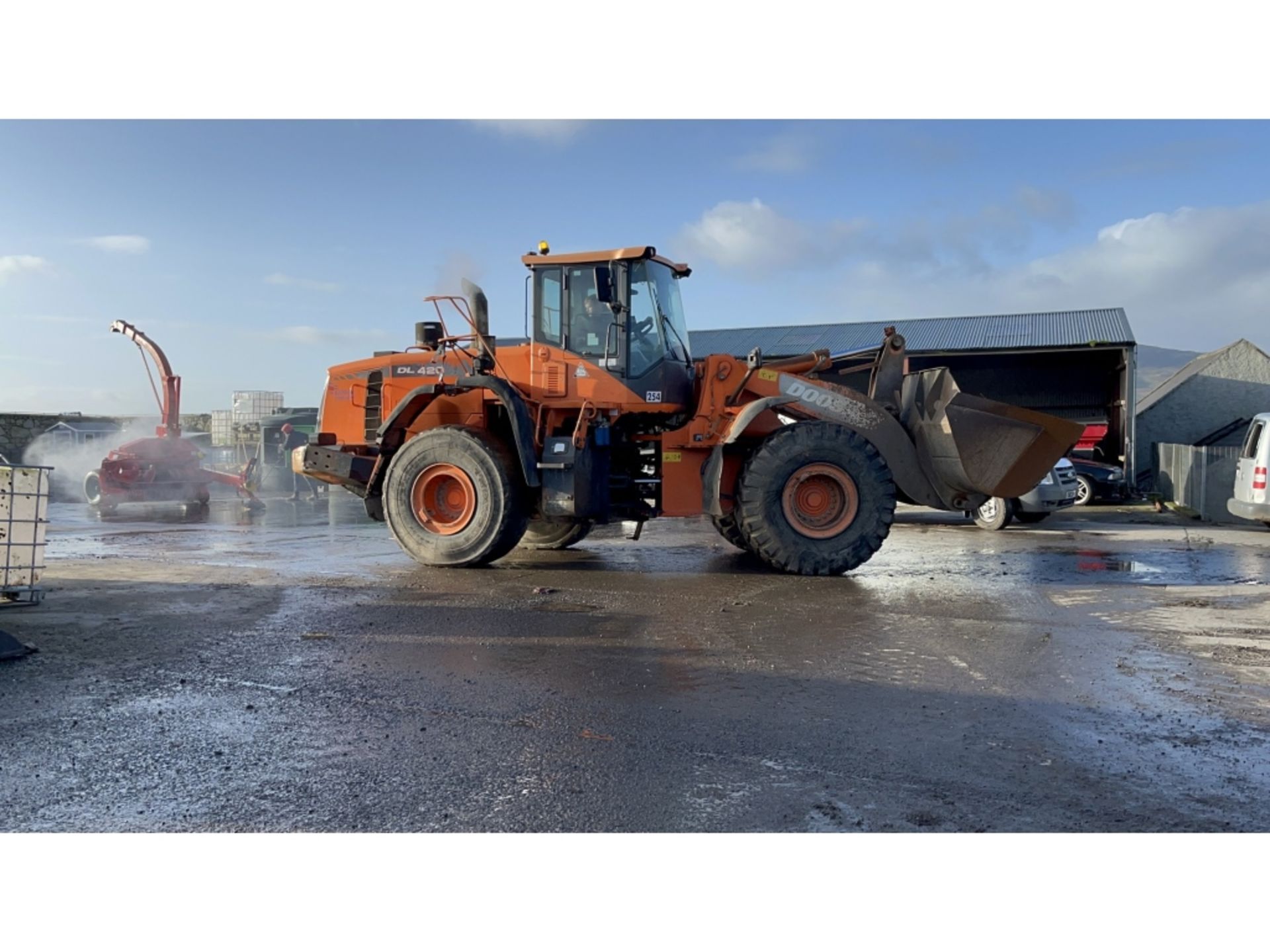 DOOSAN LOADING SHOVEL 2013 - Image 8 of 22