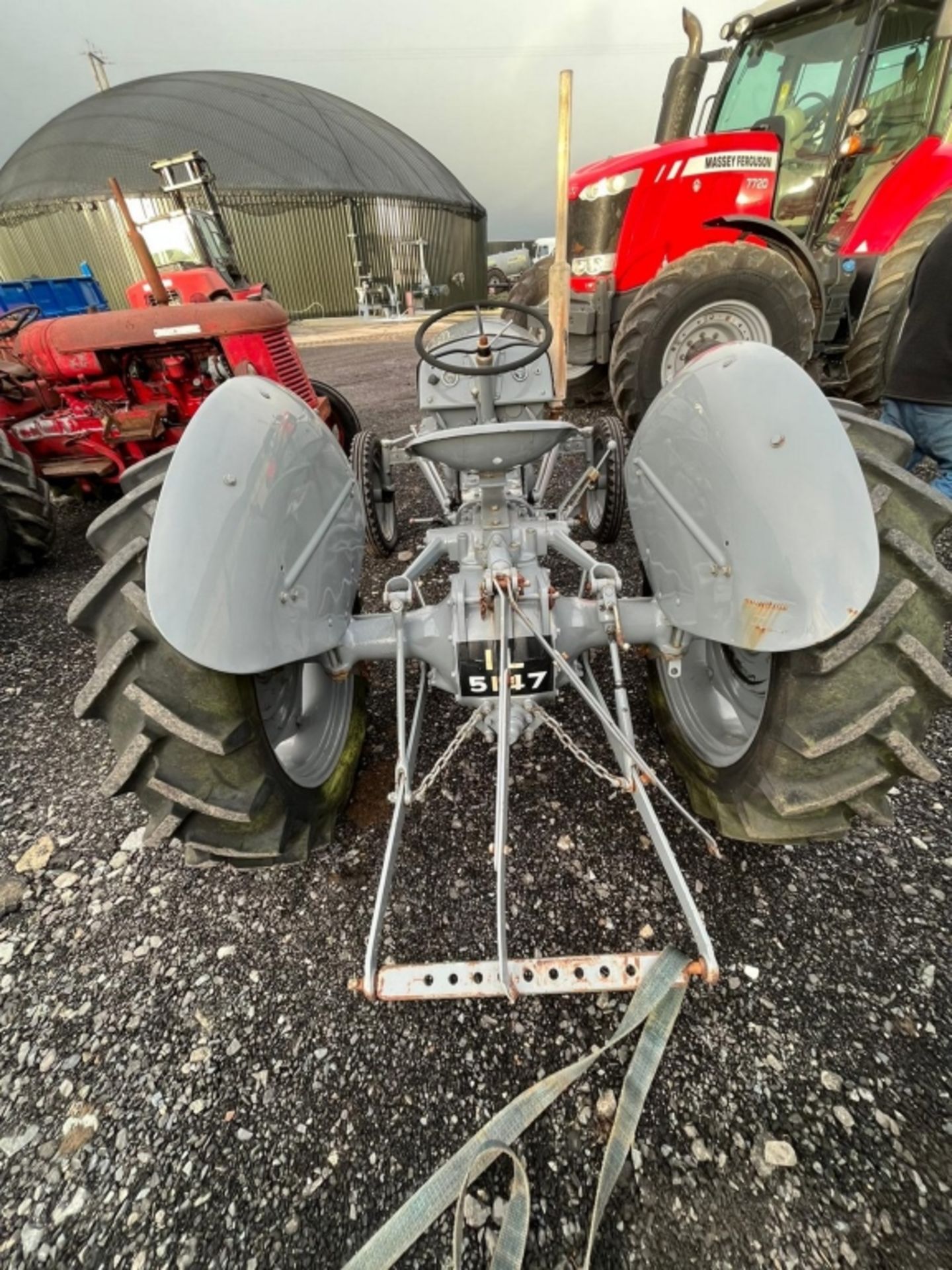 VINTAGE FERGUSON TRACTOR - Image 7 of 23