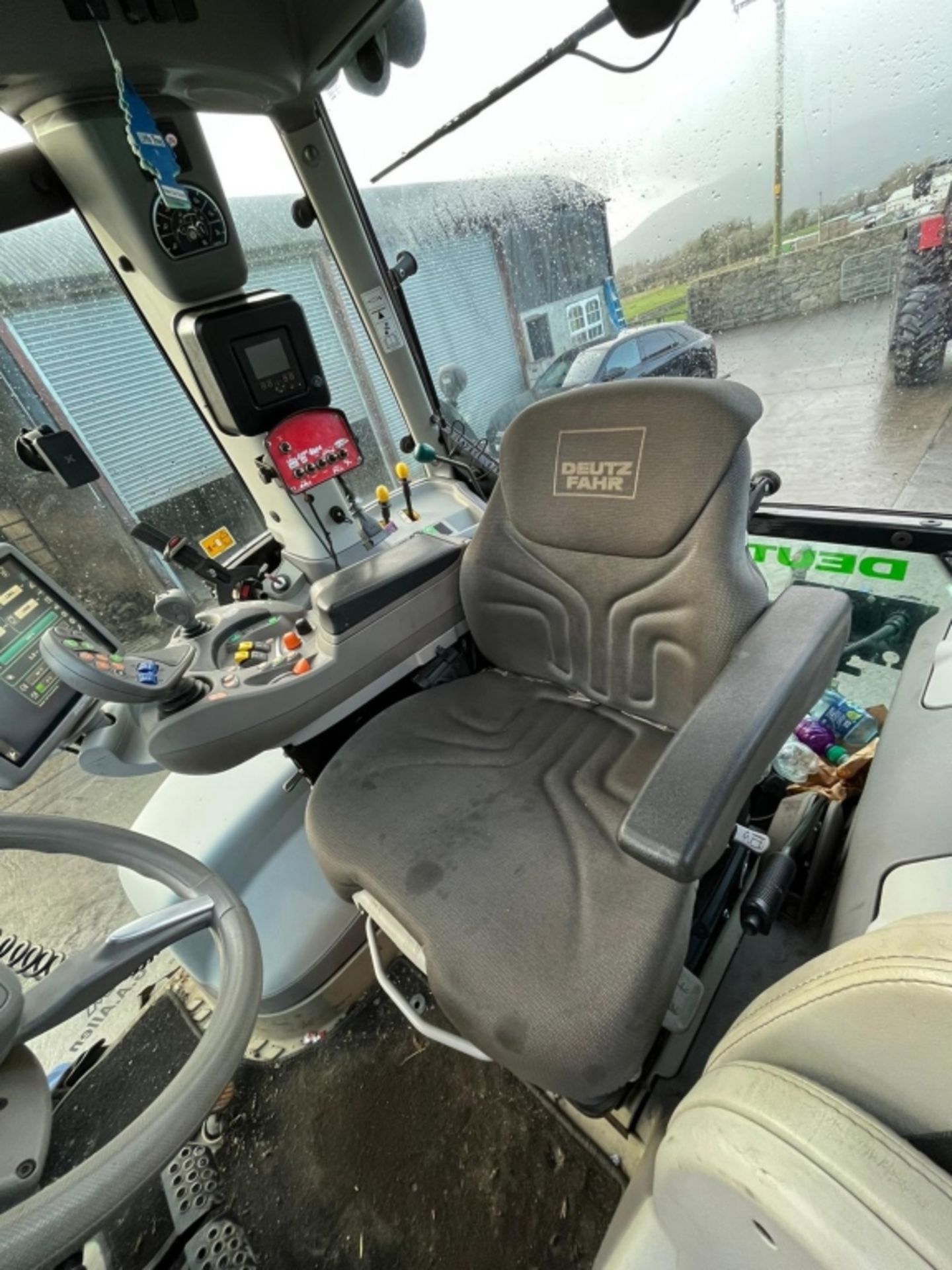 DEUTZ FAHR 6215 RC SHIFT TRACTOR 2020 - Image 14 of 79