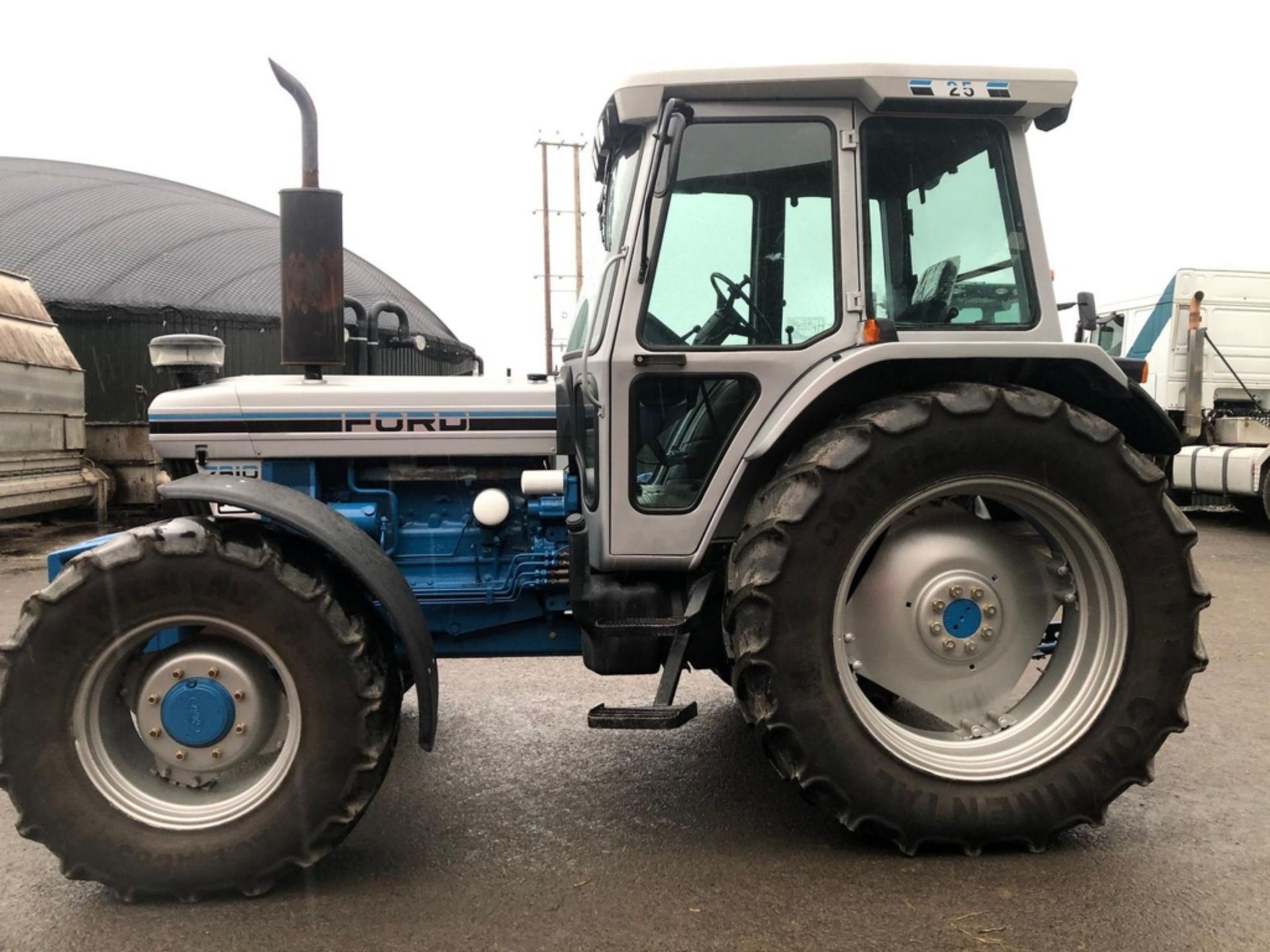 FORD 7810 TRACTOR