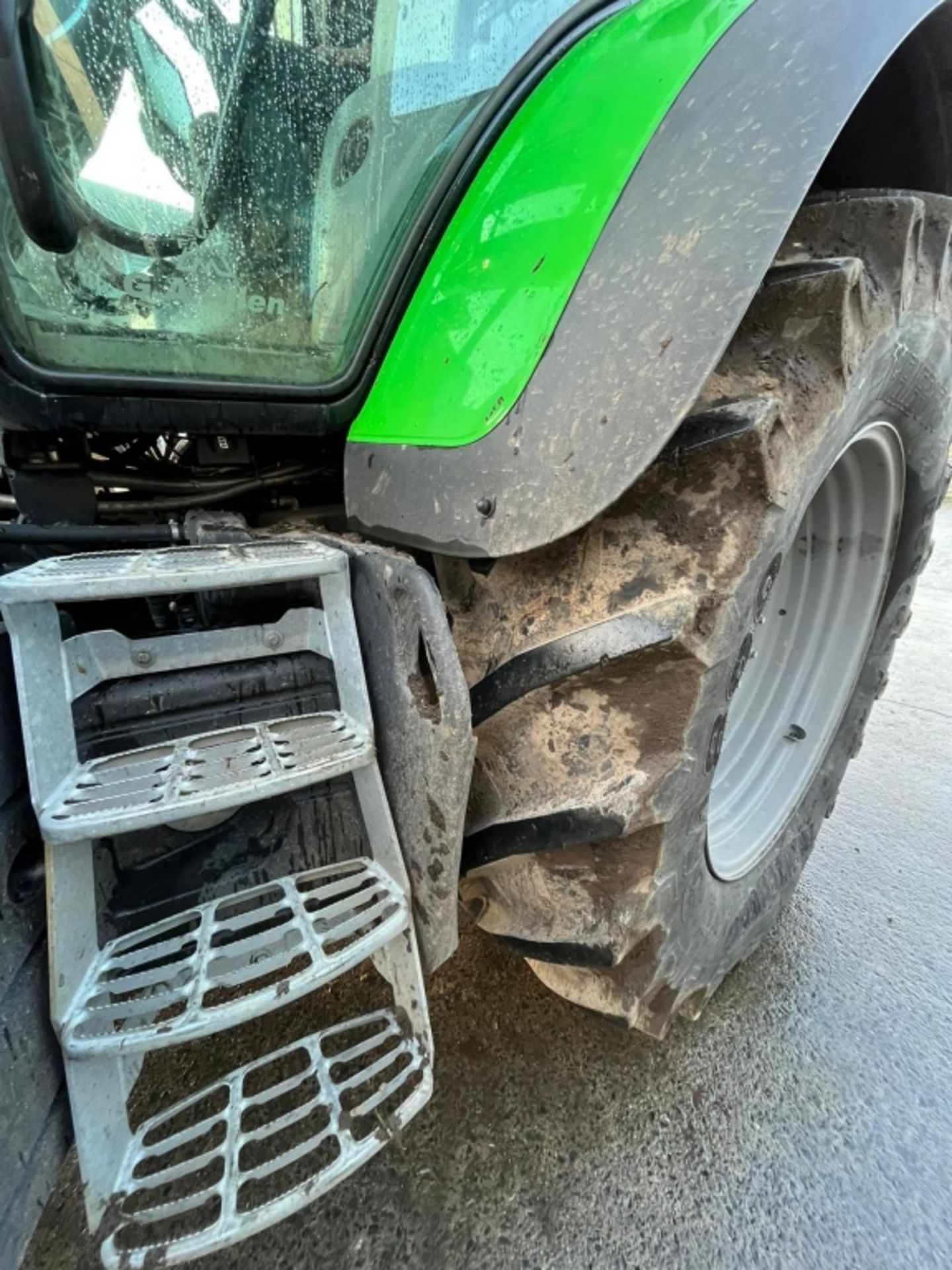 DEUTZ FAHR 6215 RC SHIFT TRACTOR 2020 - Image 36 of 79