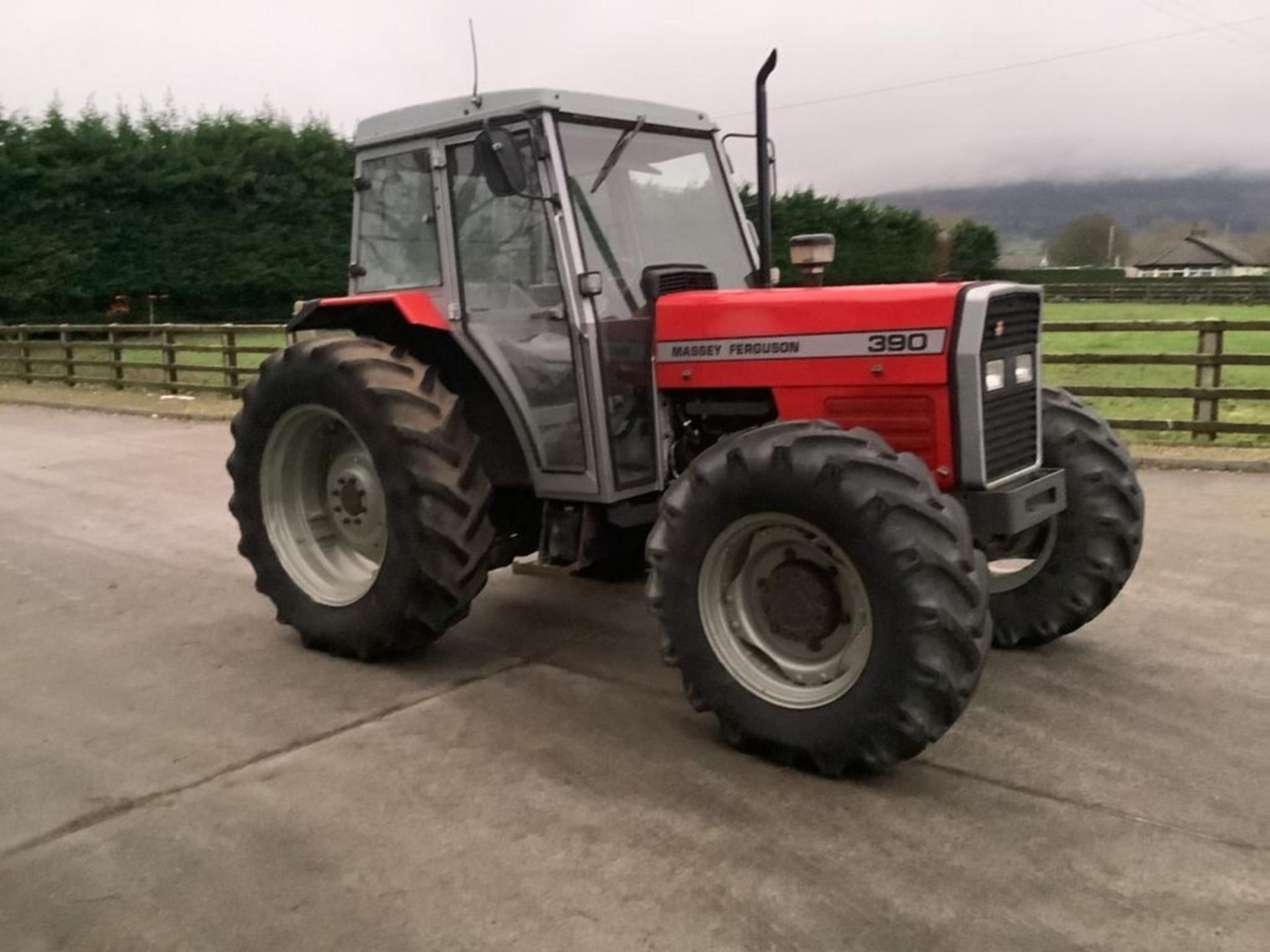 1988 MASSEY FERGUSON 390 4WD TRACTOR