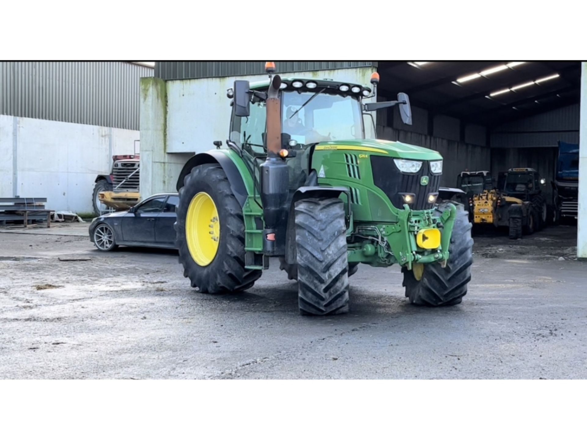 JOHN DEERE 6215R 2016