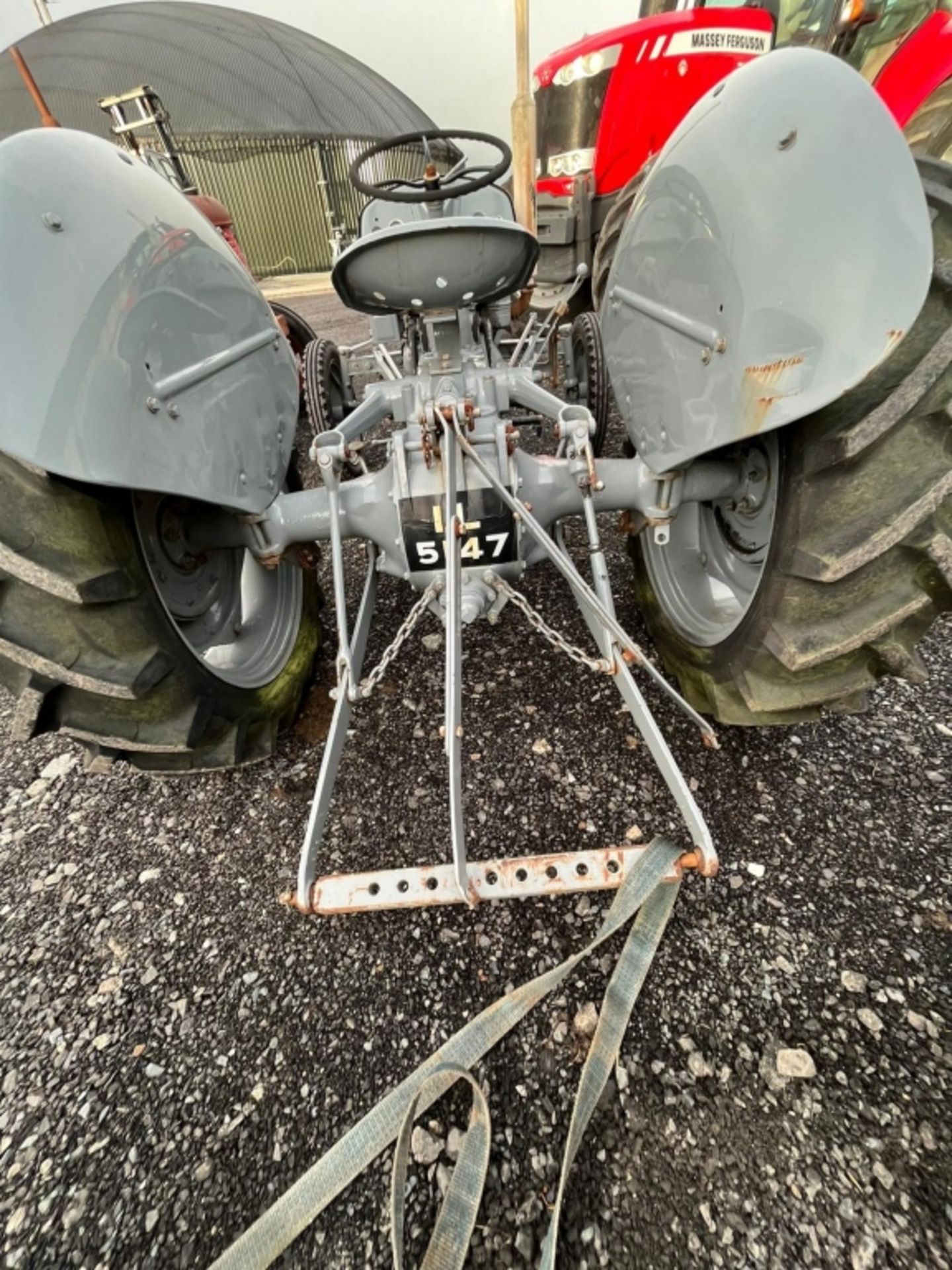 VINTAGE FERGUSON TRACTOR - Image 19 of 23