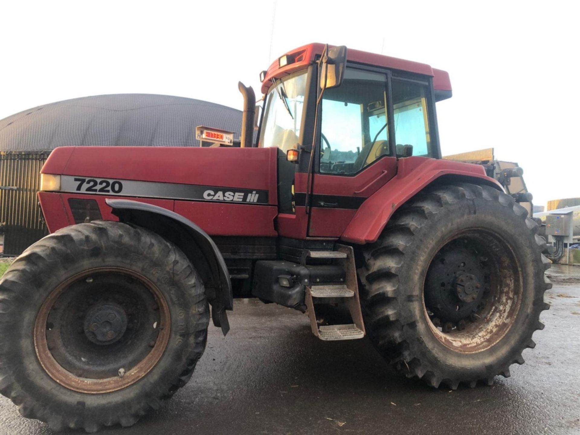 CASE 7220 TRACTOR
