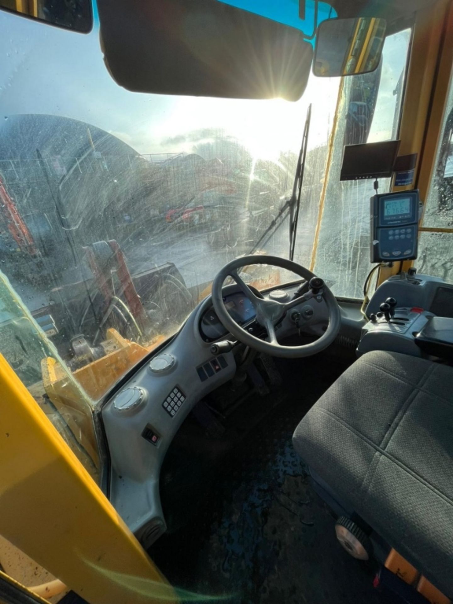 VOLVO L18OE 2007 LOADING SHOVEL - Image 35 of 56