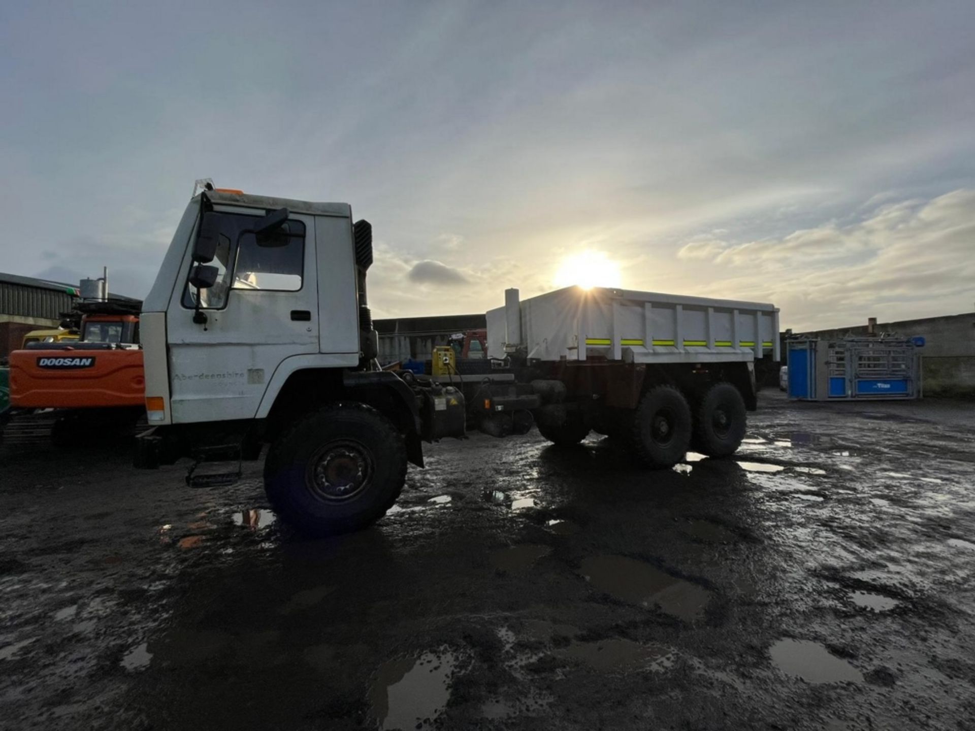 VOLVO FL12 6X6 TIPPER - Image 14 of 25