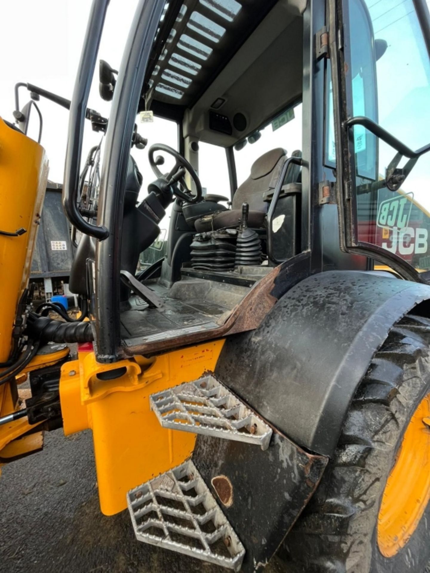 JCB AGRI TM 320s TELEHANDLER 2015 - Image 42 of 48