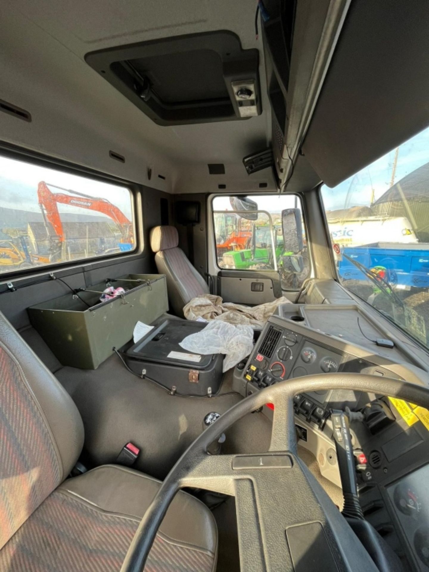 VOLVO FL12 6X6 TIPPER - Image 22 of 25