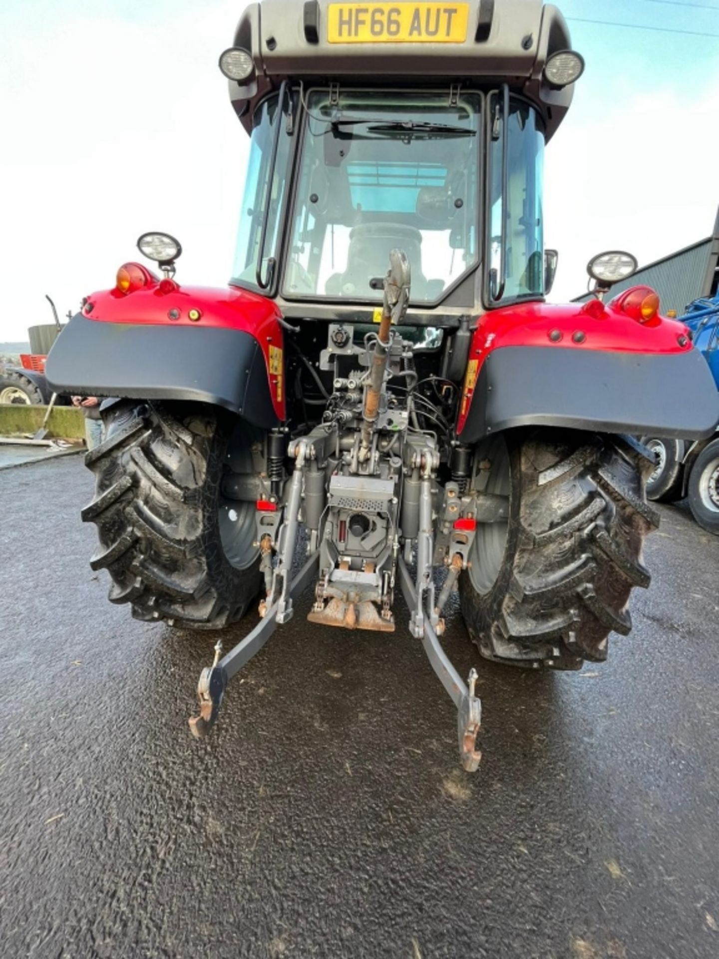 MF 5610 DYNA 4 TRACTOR 2017 - Image 16 of 28