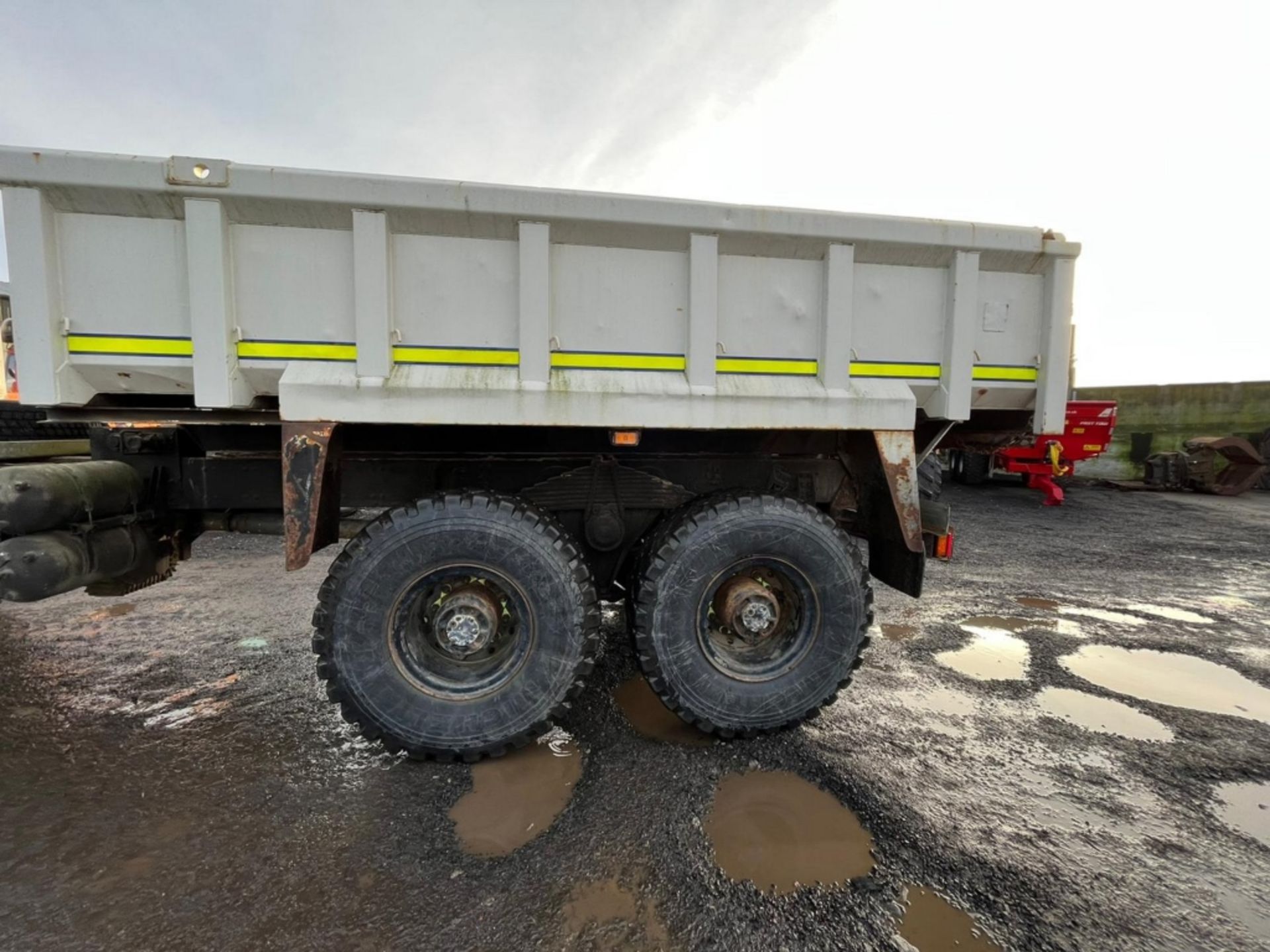 VOLVO FL12 6X6 TIPPER - Image 13 of 25