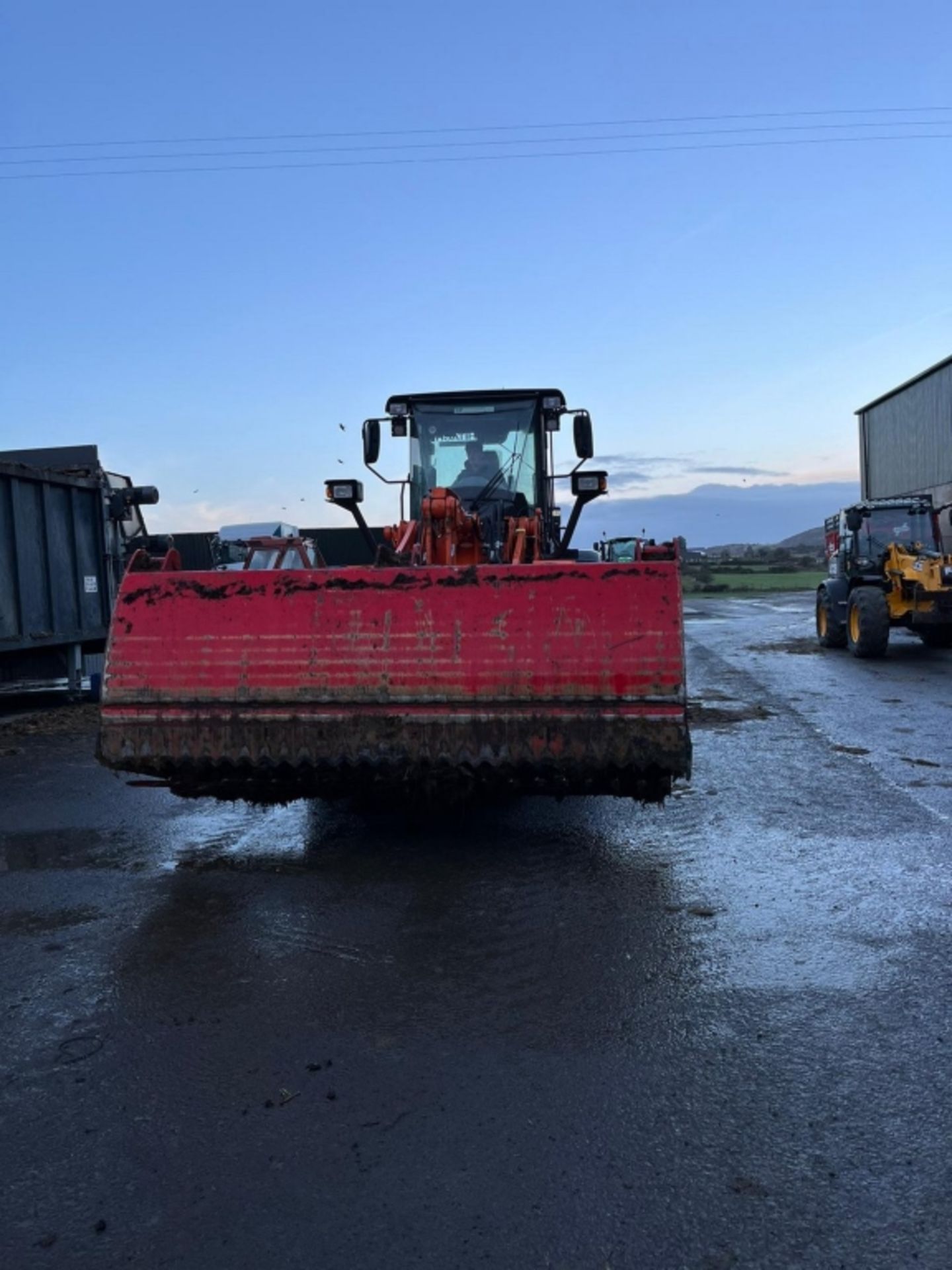 HITACHI LOADING SHOVEL 2W180 2019 - Image 24 of 28