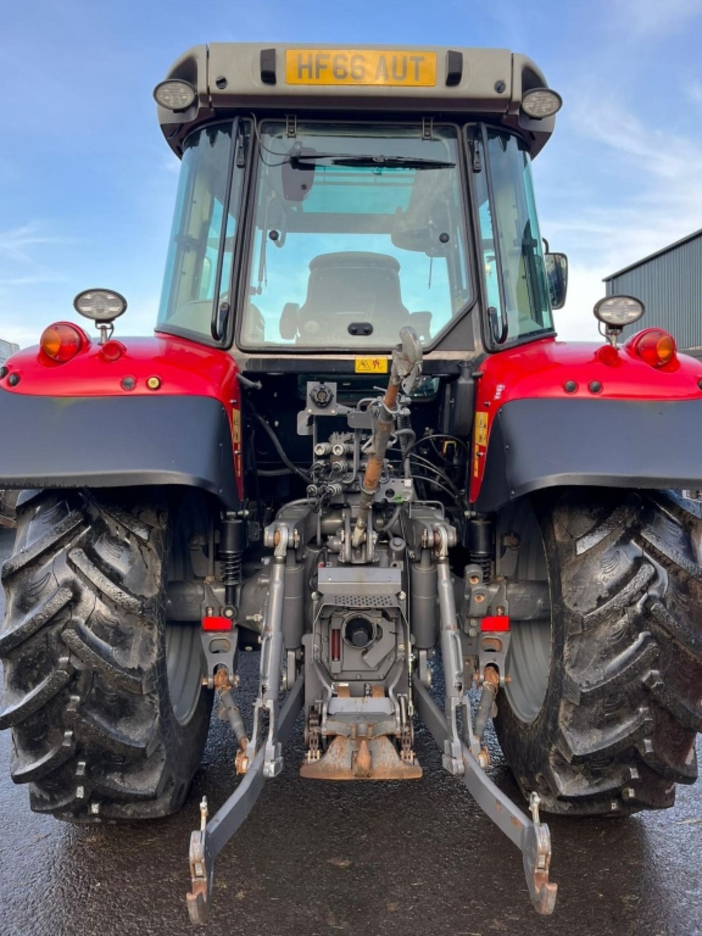 MF 5610 DYNA 4 TRACTOR 2017 - Image 9 of 28