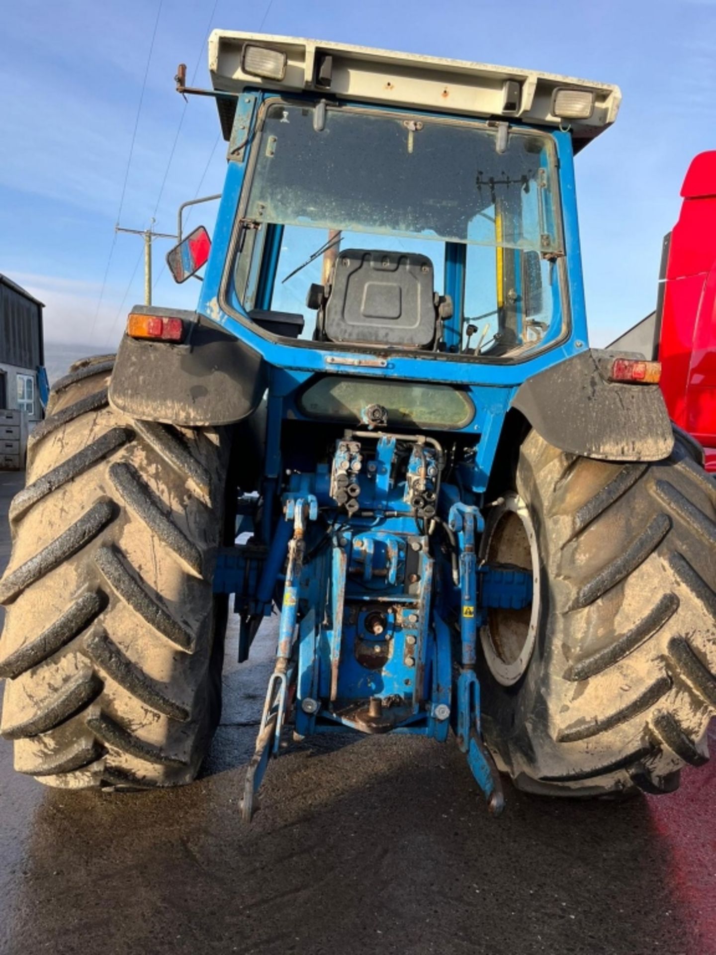 FORD 8730 POWERSHIFT TRACTOR - Image 2 of 36