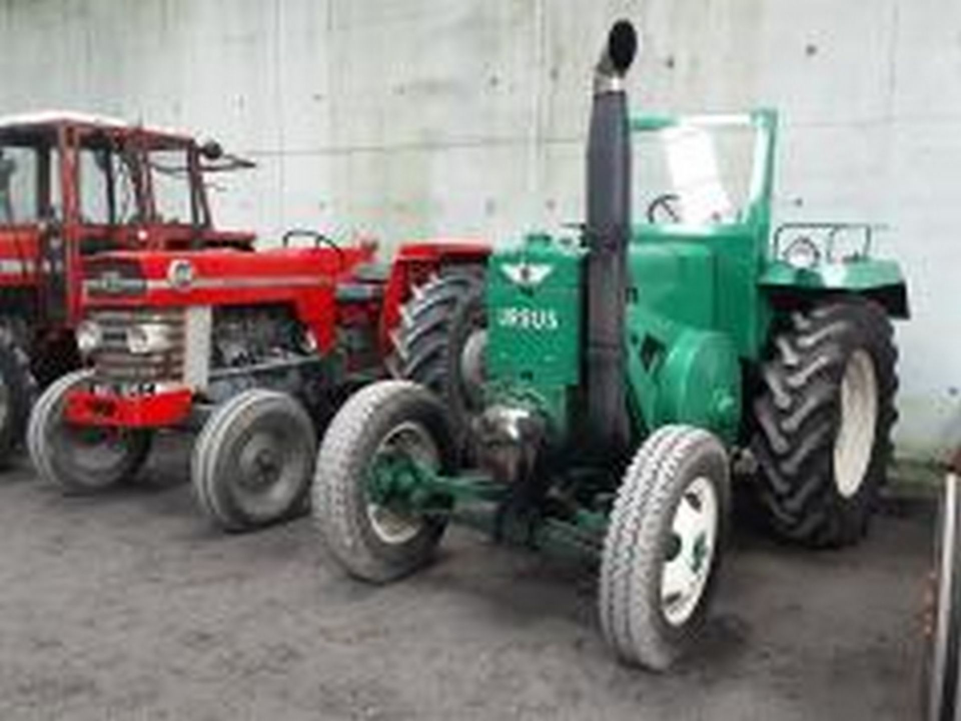 VINTAGE TRACTOR URSUS - Image 2 of 35