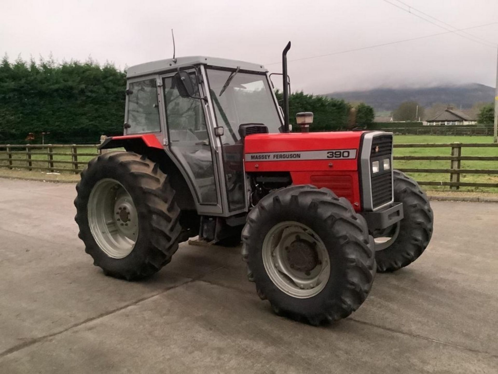 1988 MASSEY FERGUSON 390 4WD TRACTOR - Image 5 of 9