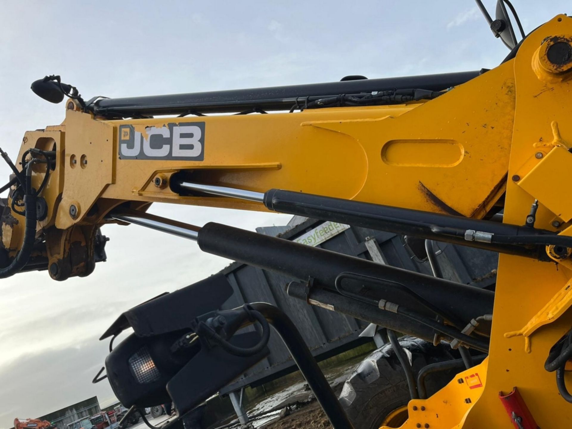 JCB AGRI TM 320s TELEHANDLER 2015 - Image 4 of 48