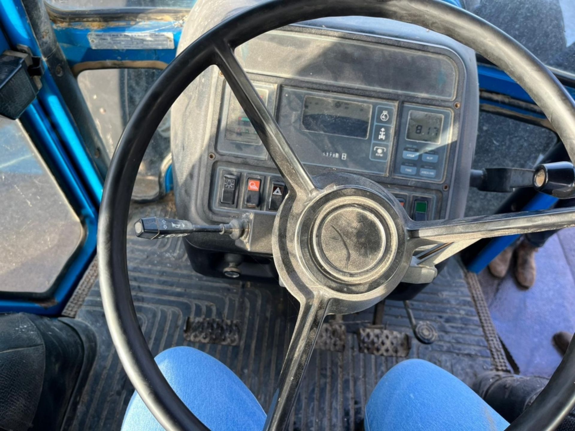 FORD 8730 POWERSHIFT TRACTOR - Image 27 of 36