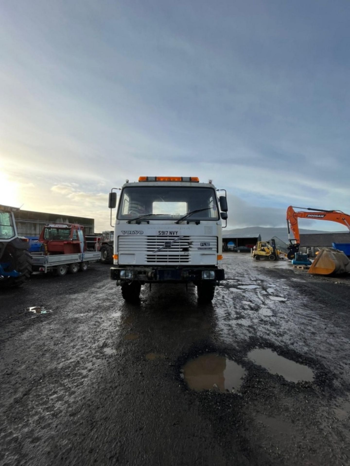 VOLVO FL12 6X6 TIPPER - Image 11 of 25