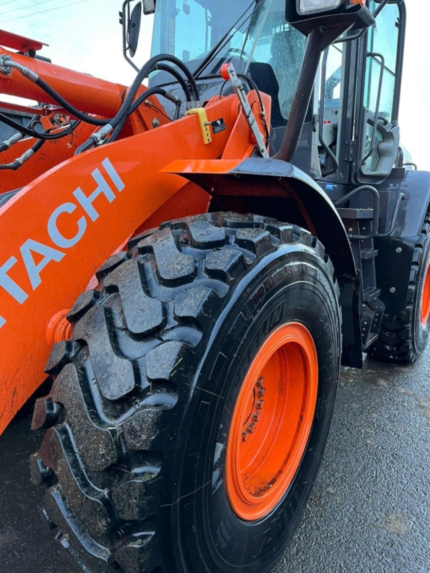 HITACHI LOADING SHOVEL 2W180 2019 - Image 23 of 28