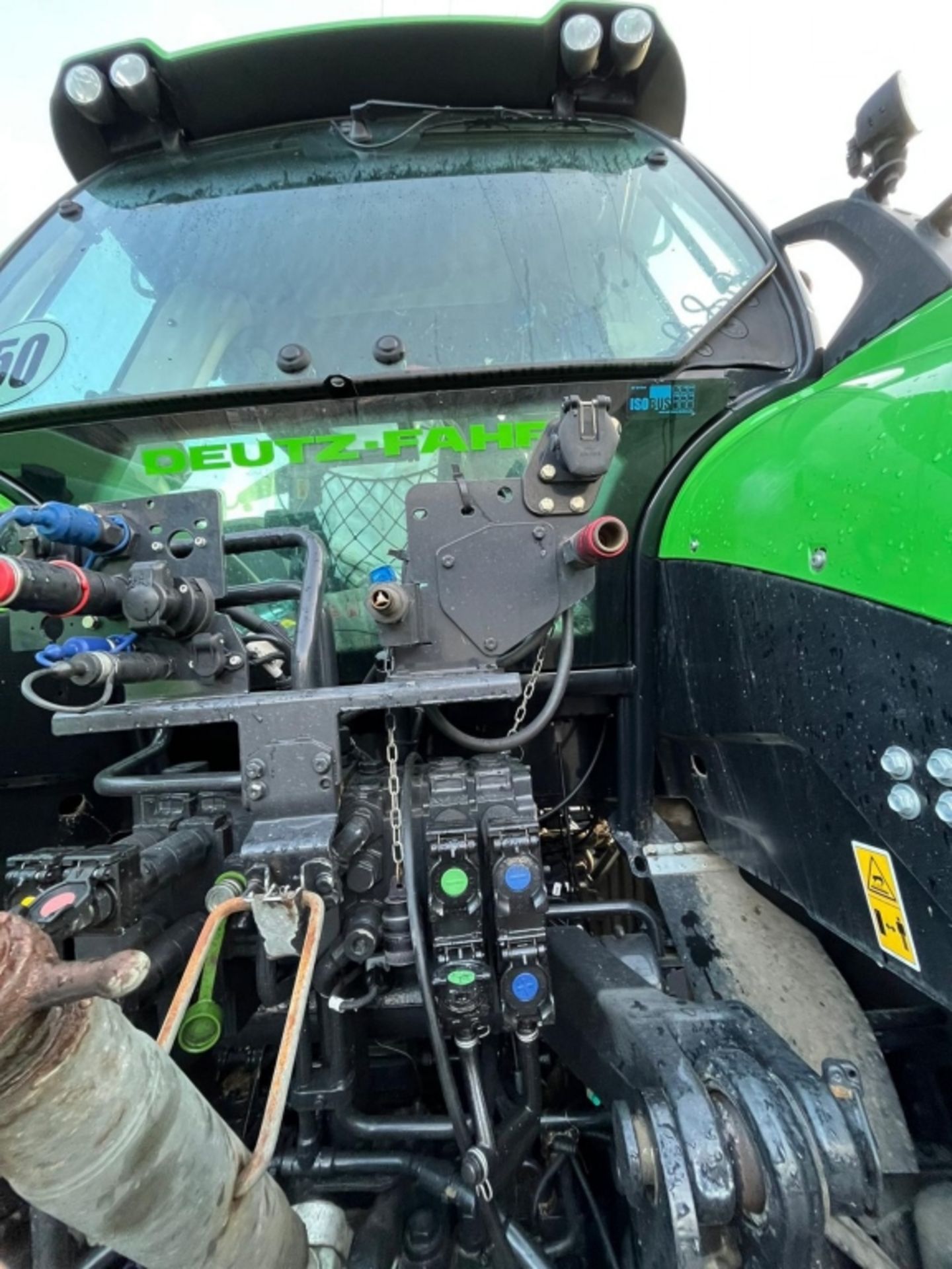 DEUTZ FAHR 6215 RC SHIFT TRACTOR 2020 - Image 46 of 79