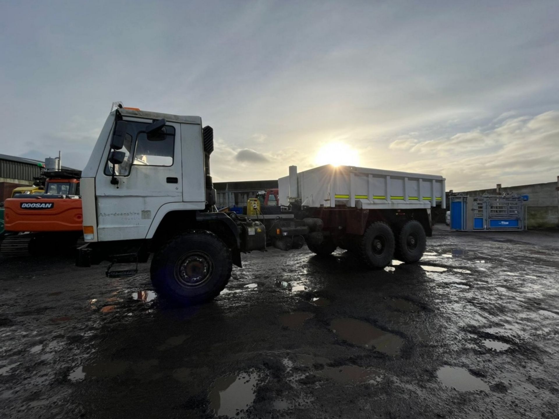 VOLVO FL12 6X6 TIPPER - Image 16 of 25