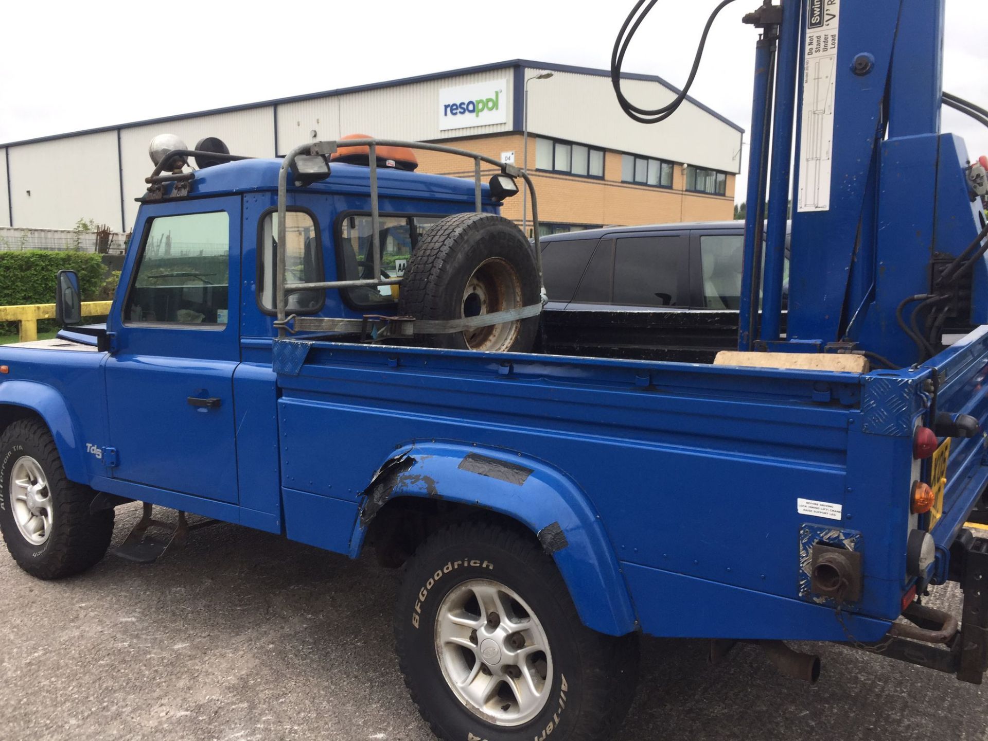 land rover with winch/crane - Image 2 of 9