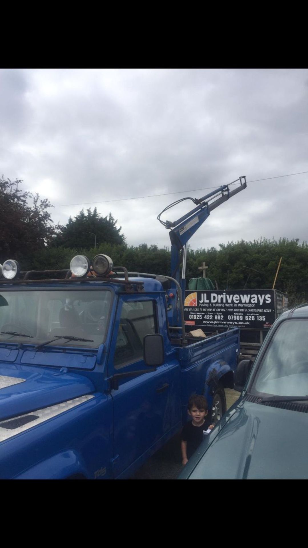 land rover with winch/crane - Image 3 of 9