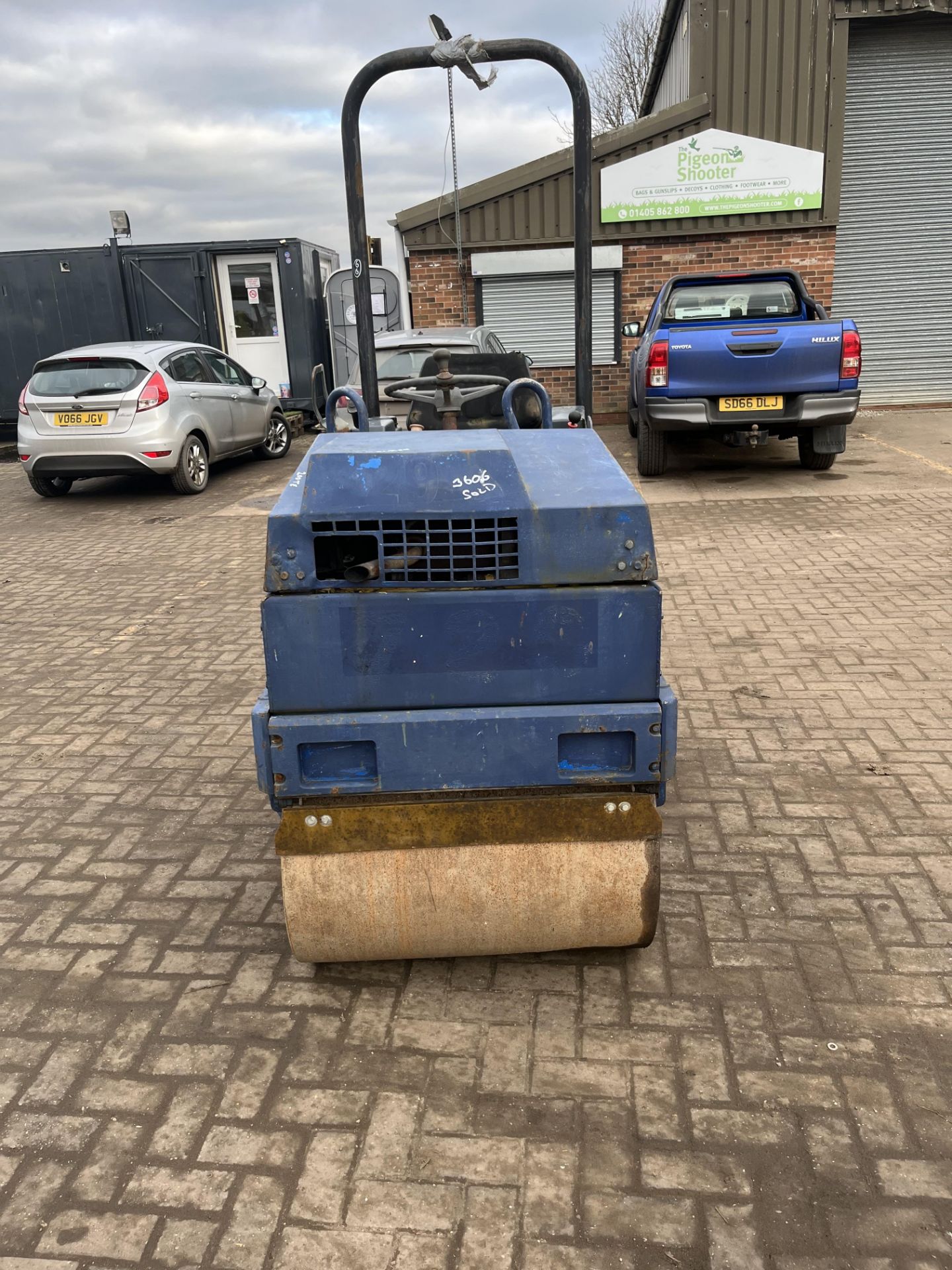 bomag 80adl road roller