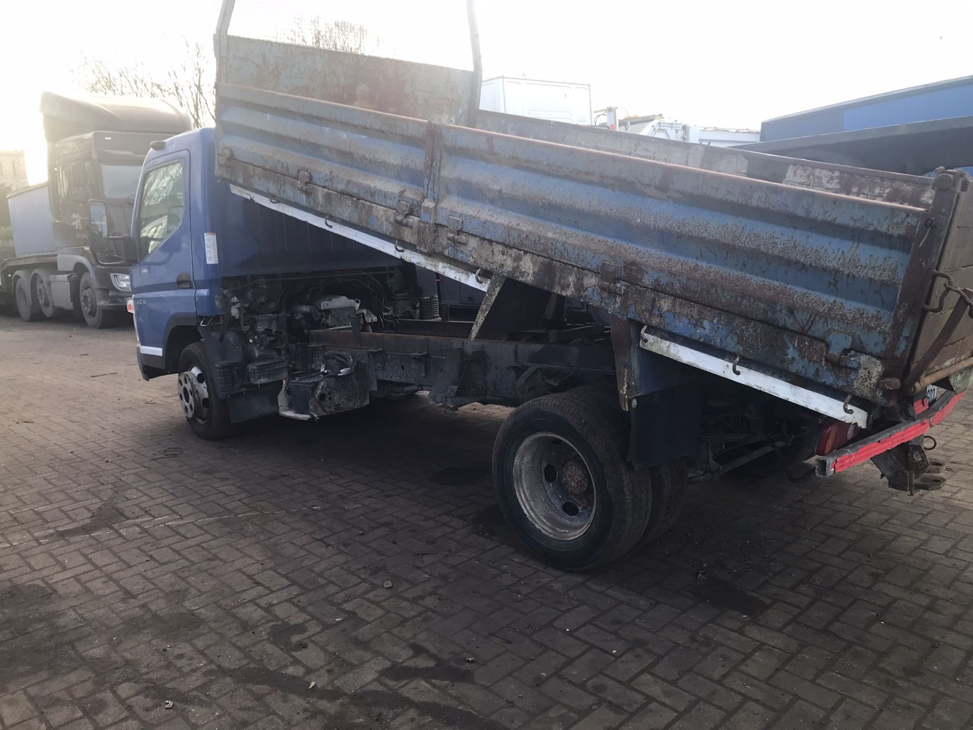 2007 MITSUBISHI FUSO TIPPER - Image 11 of 20