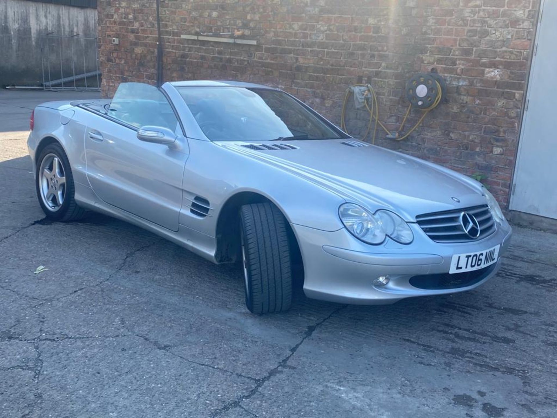 MERCEDES CONVERTIBLE 350 SL 2006 - Image 13 of 16