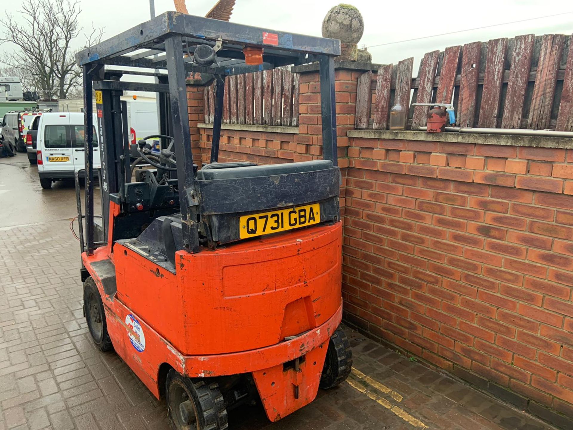 2TON LANSING BATTERY FORKLIFT - Image 7 of 8