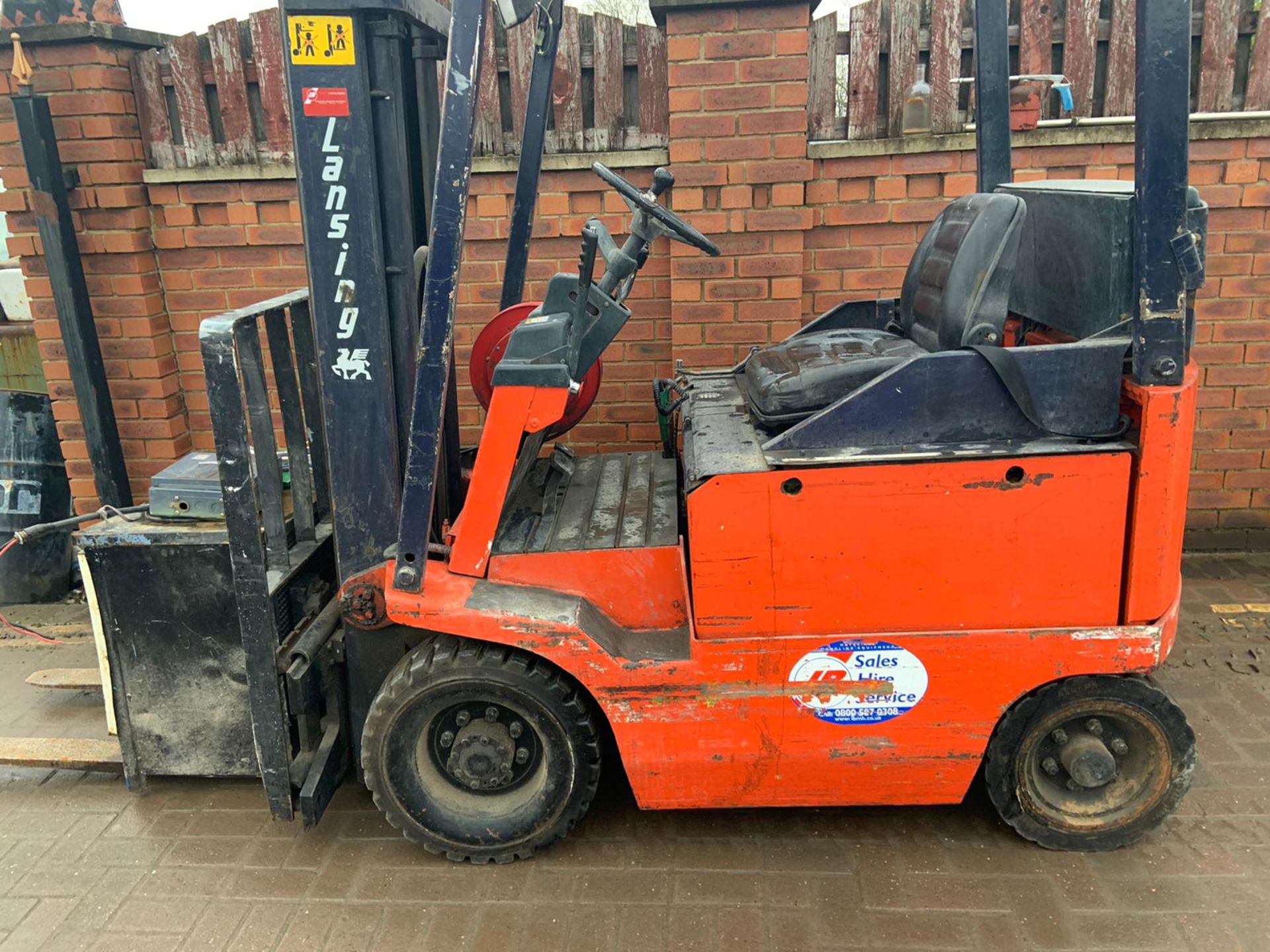 2TON LANSING BATTERY FORKLIFT - Image 8 of 8