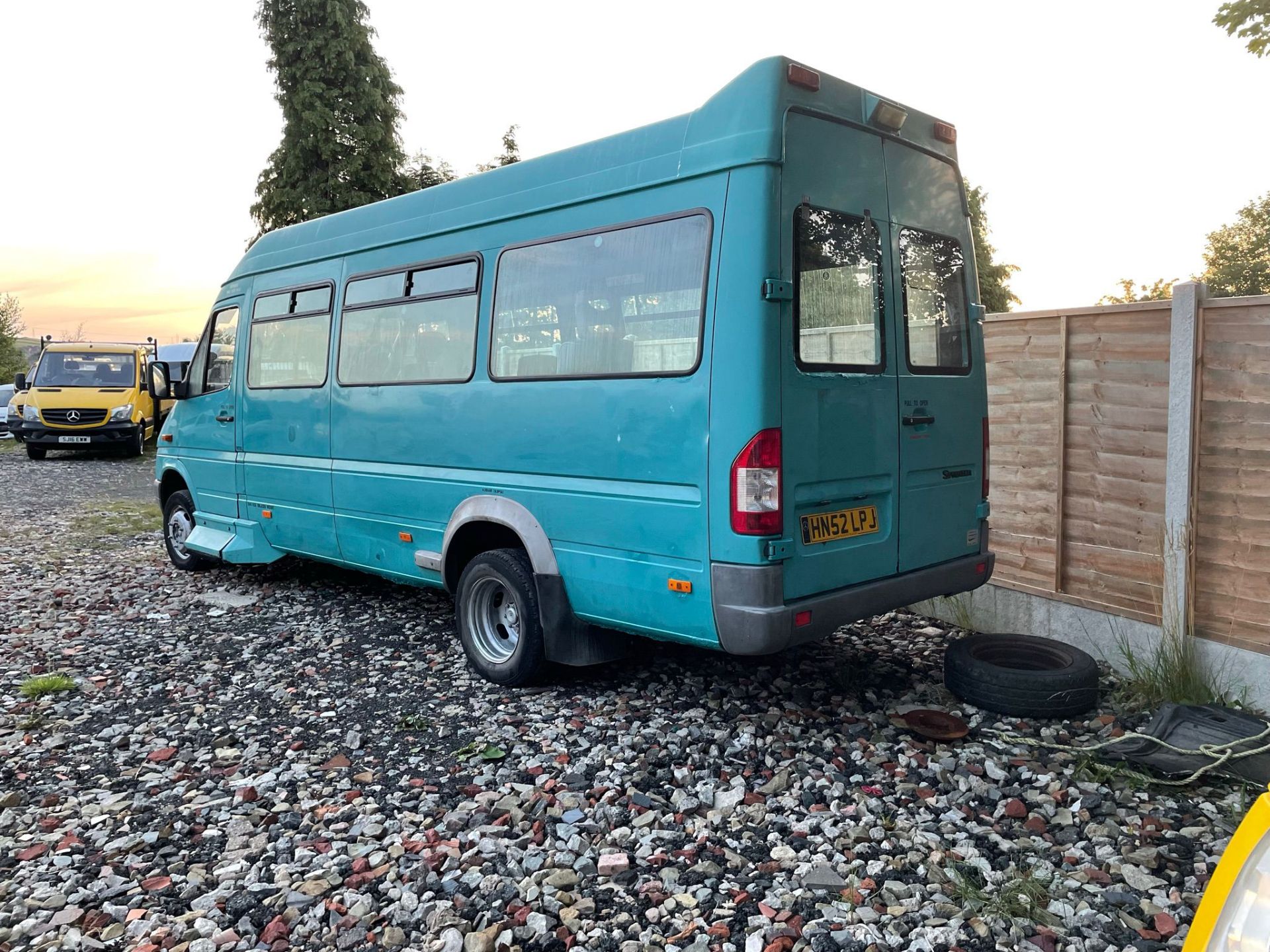 2002 Mercedes sprinter minibus