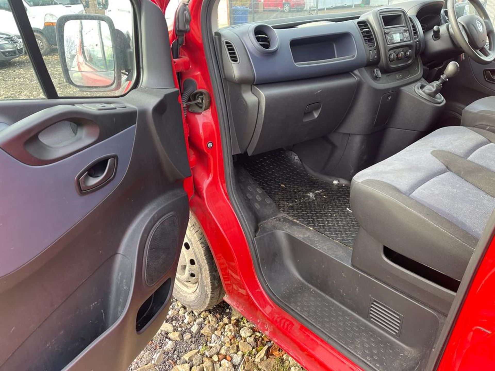 Vauxhall vivaro L1H1 2018 - Image 7 of 18