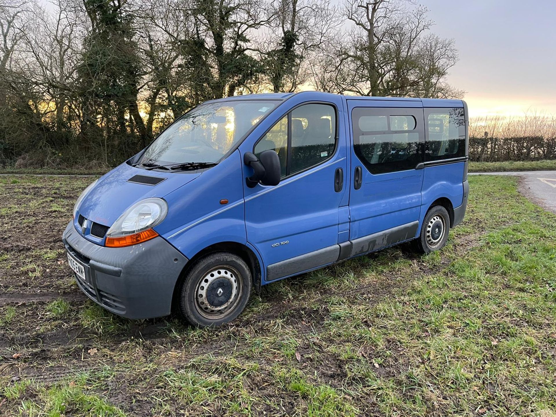 2005 renault traffic minibus