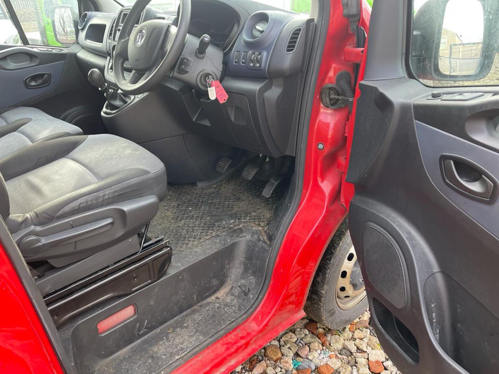 Vauxhall vivaro L1H1 2018 - Image 15 of 18