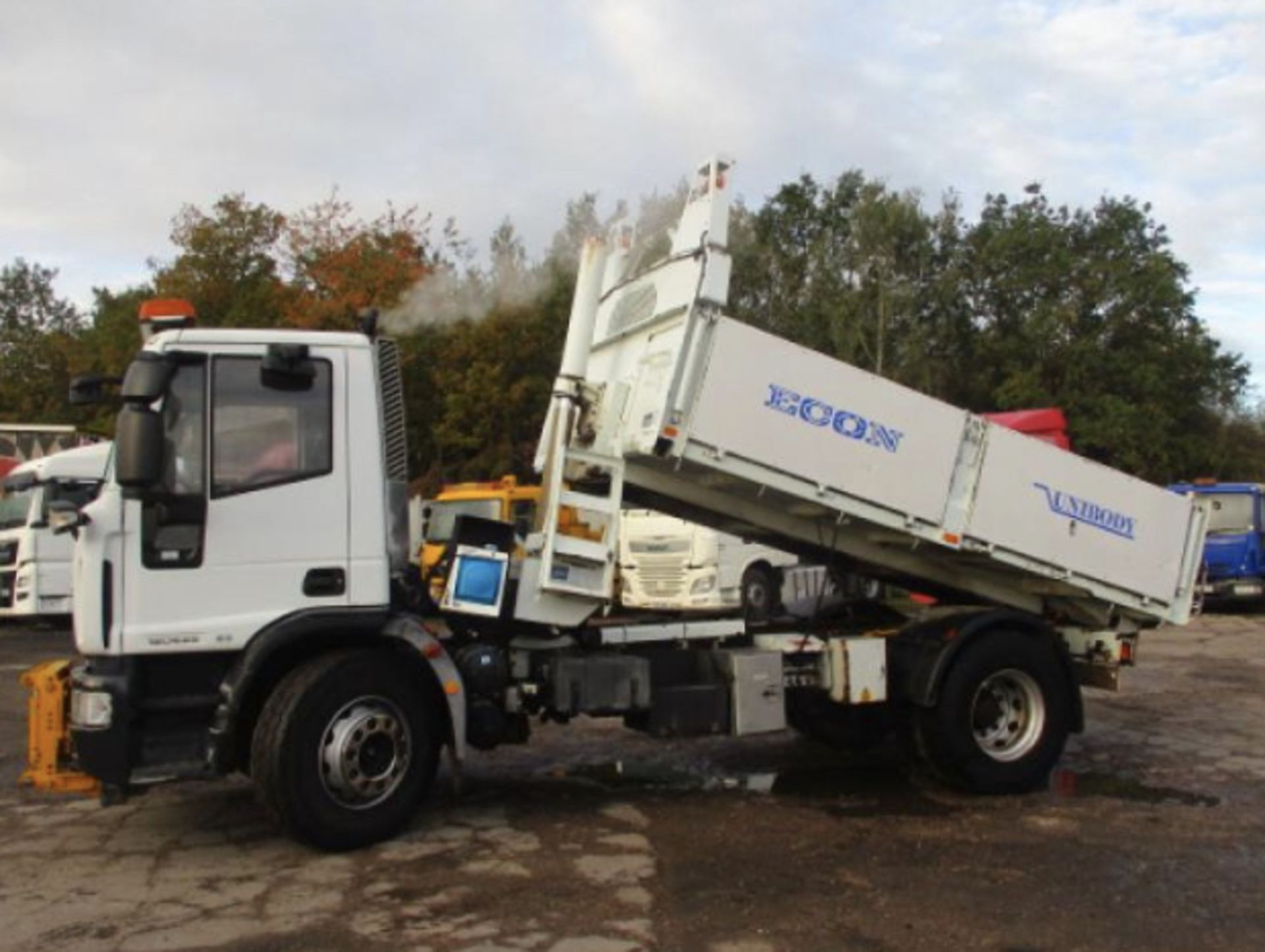 2009 IVECO TIPPER - Image 10 of 19