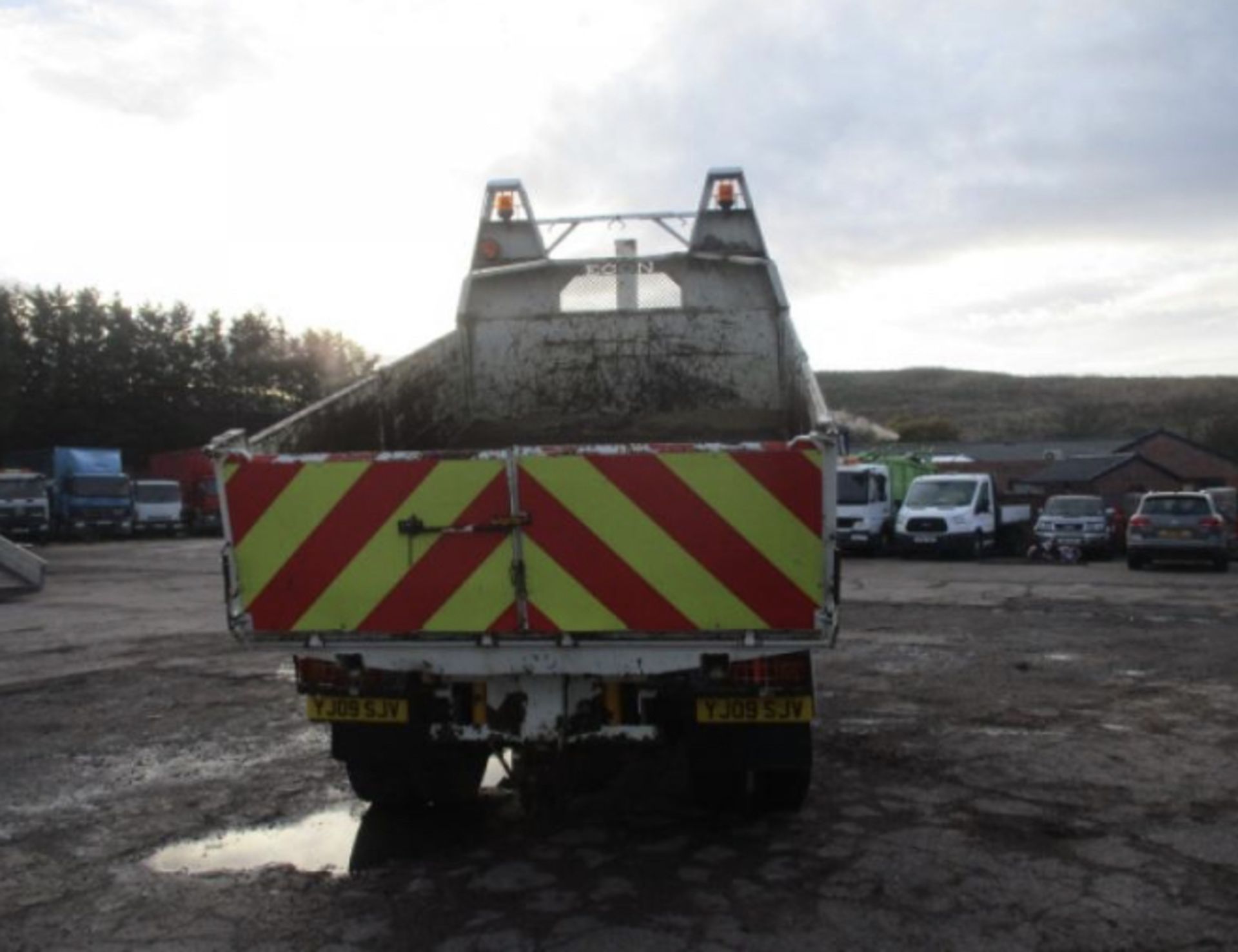 2009 IVECO TIPPER - Image 17 of 19