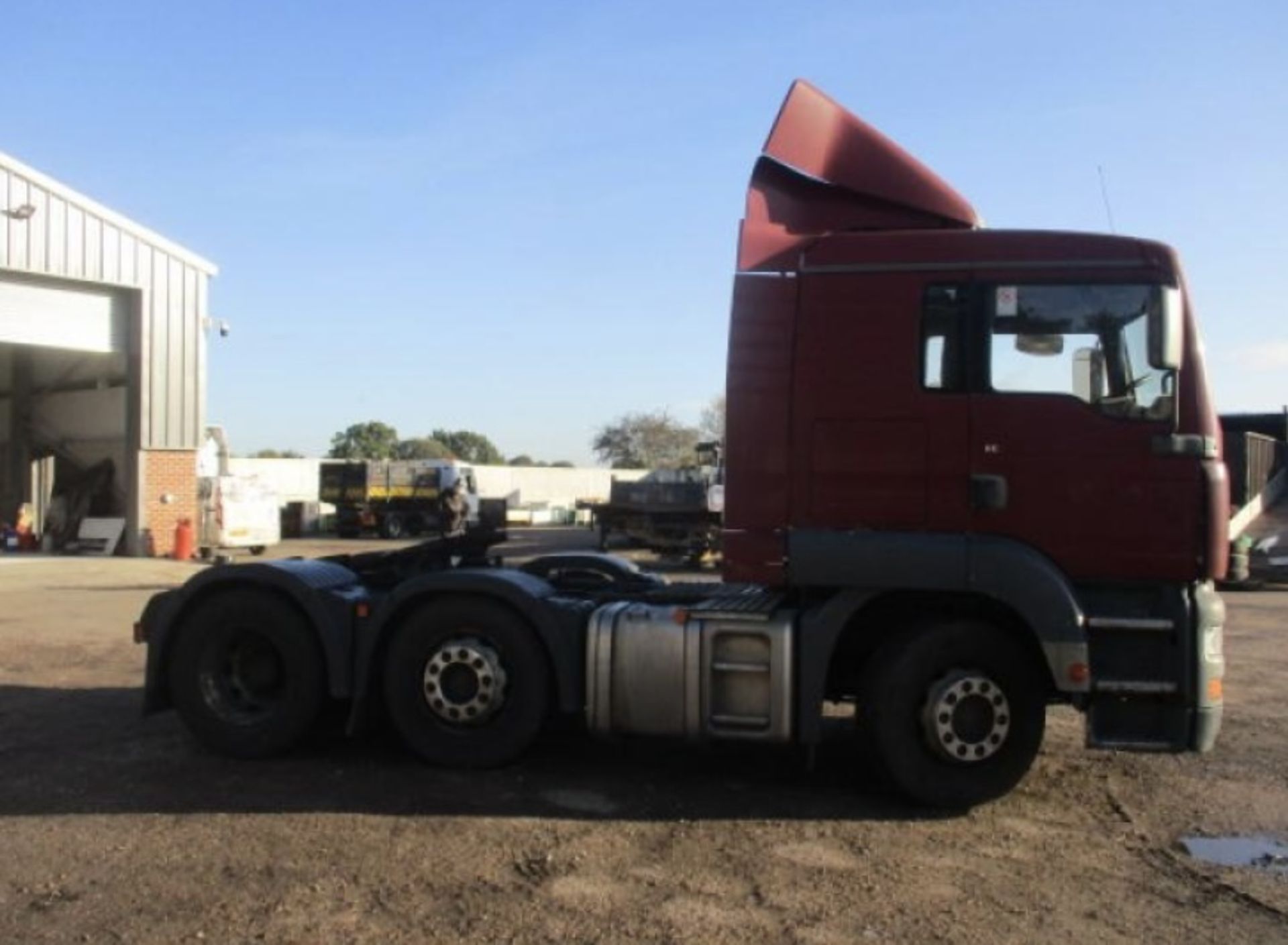 2006 ERF 6X2 TRACTOR UNIT - Image 10 of 18