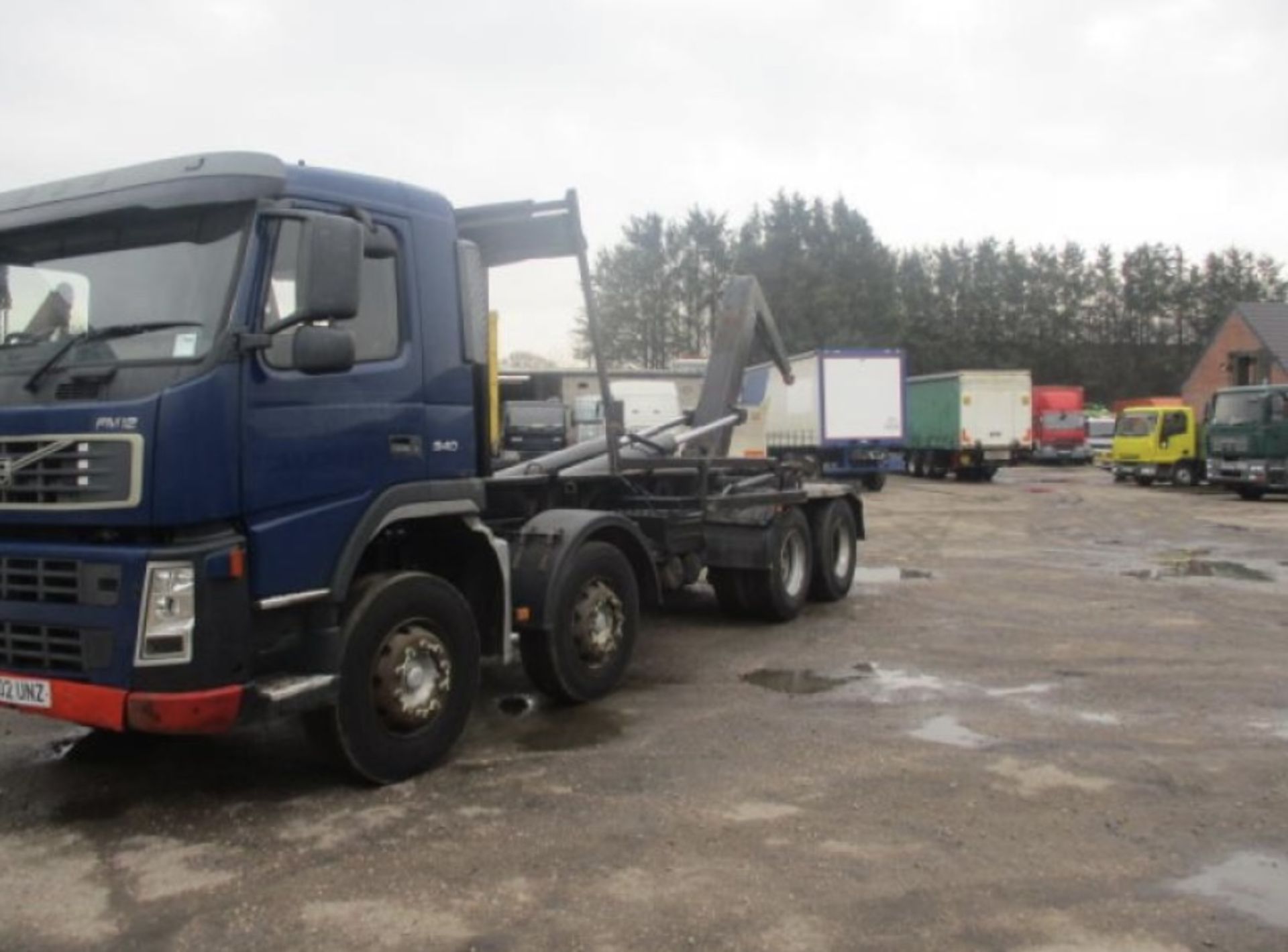 2002 VOLVO FM12 HOOK LOADER - Image 12 of 17