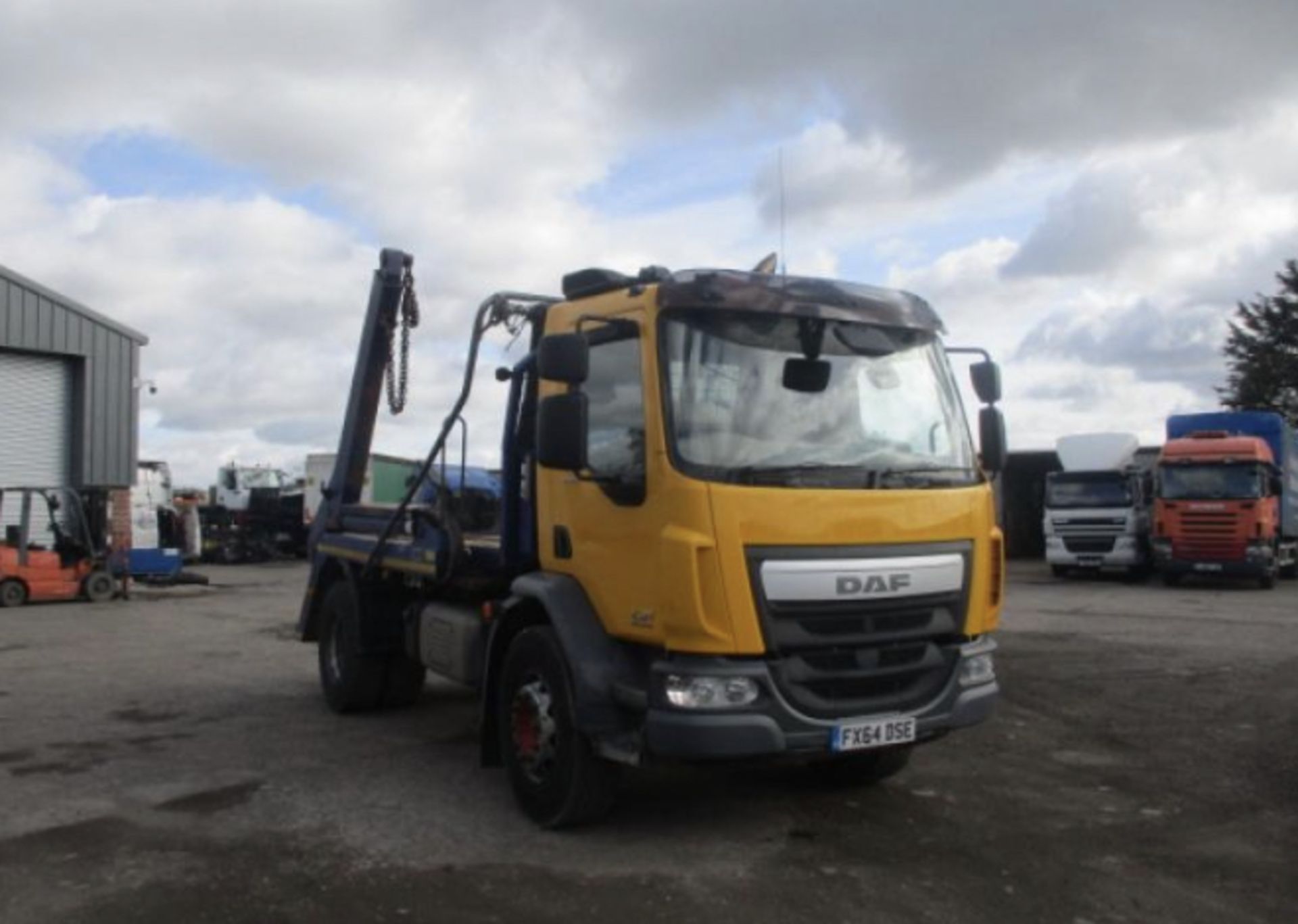 2014 DAF SKIP TRUCK - Image 2 of 14