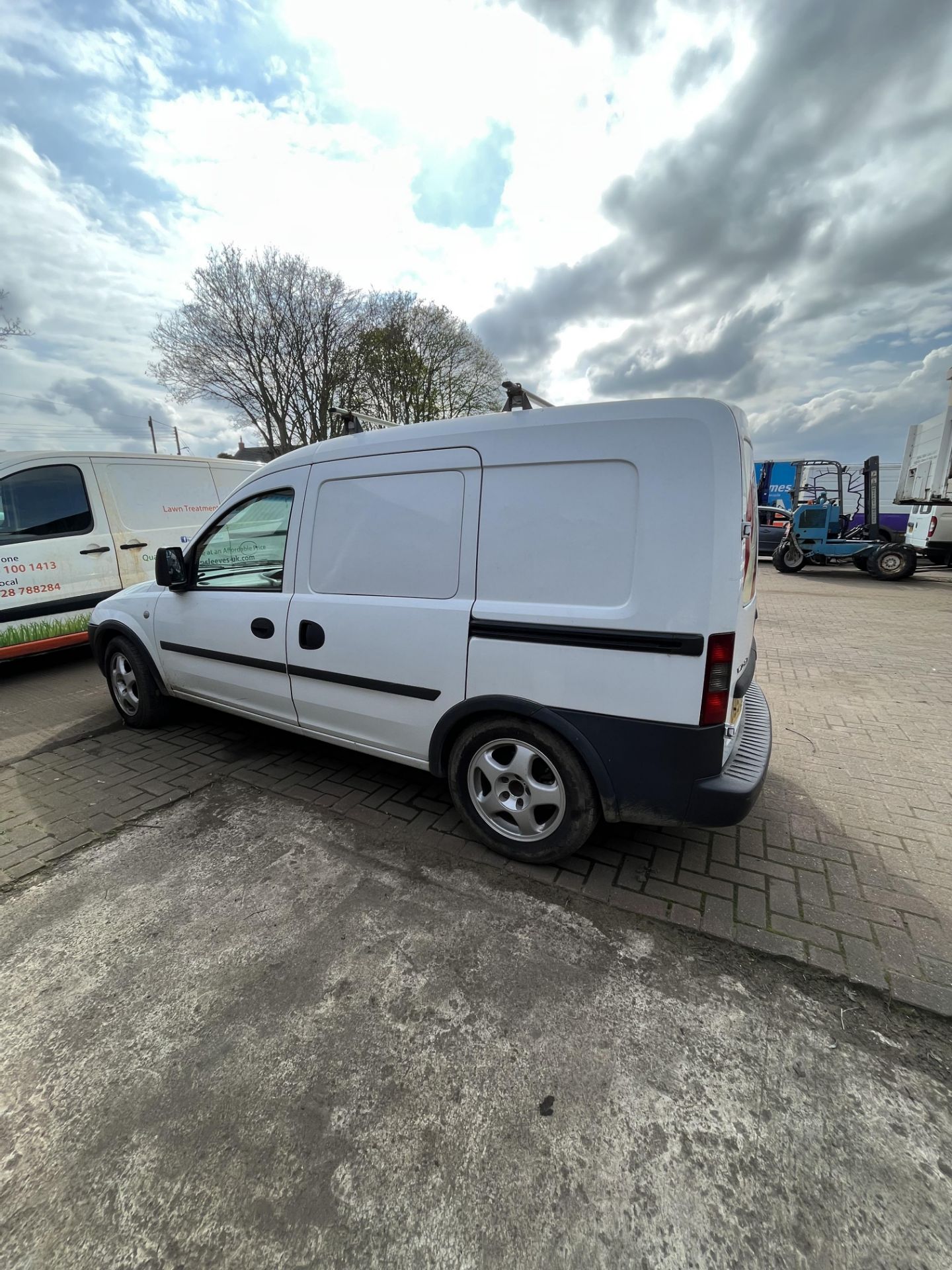 2009 VAUXHALL COMBO - Image 3 of 7