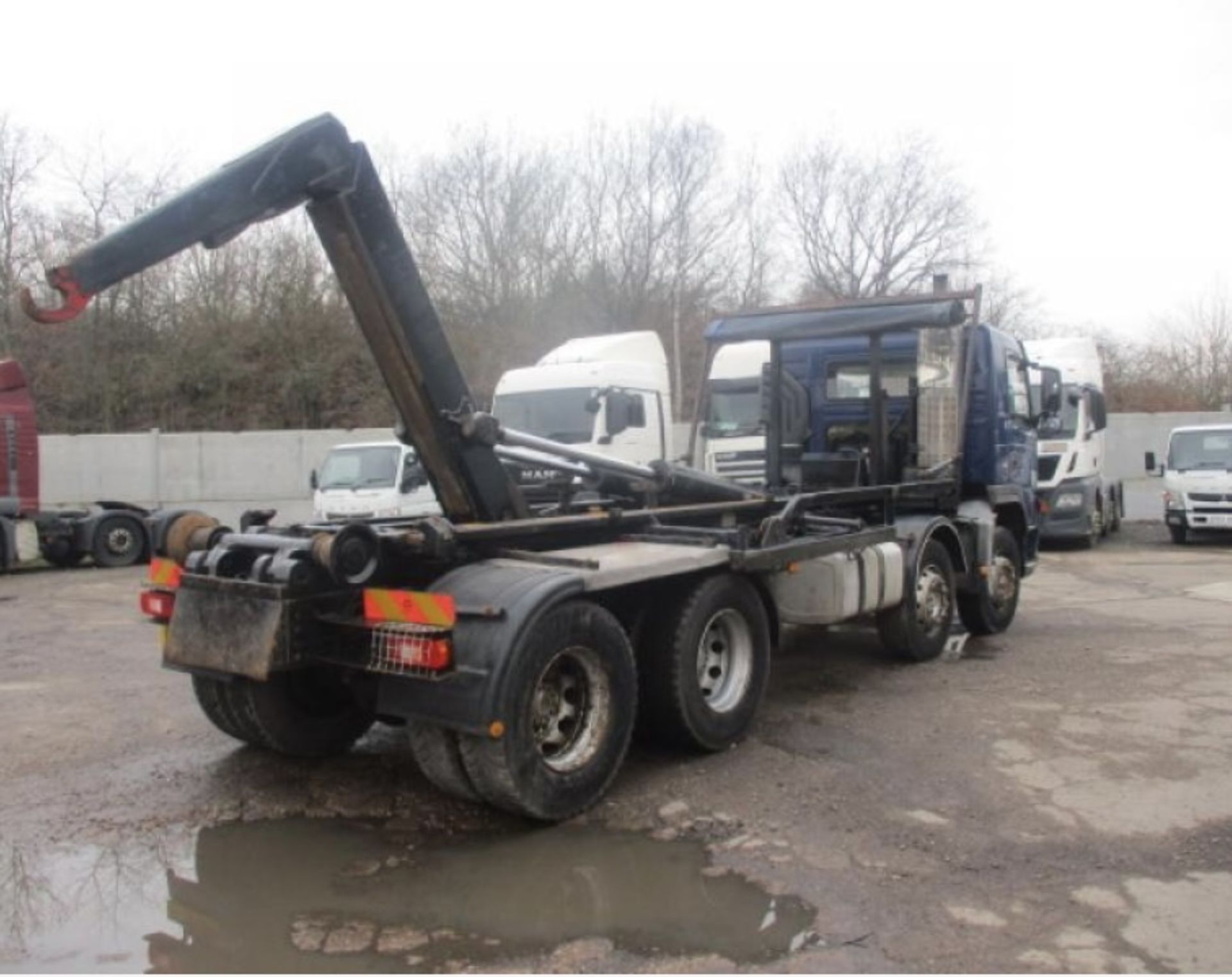 2002 VOLVO FM12 HOOK LOADER - Image 4 of 17