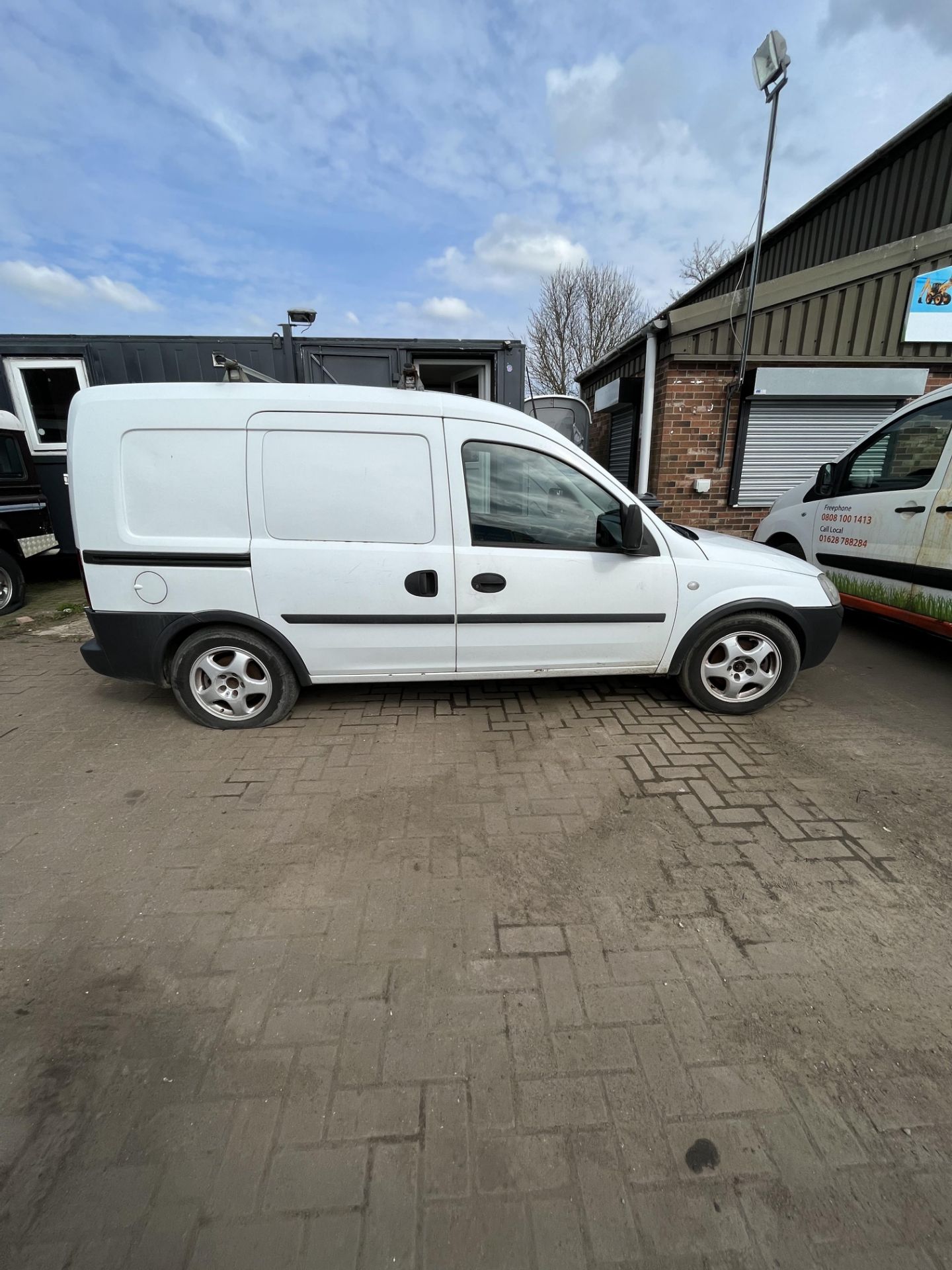 2009 VAUXHALL COMBO - Image 2 of 7