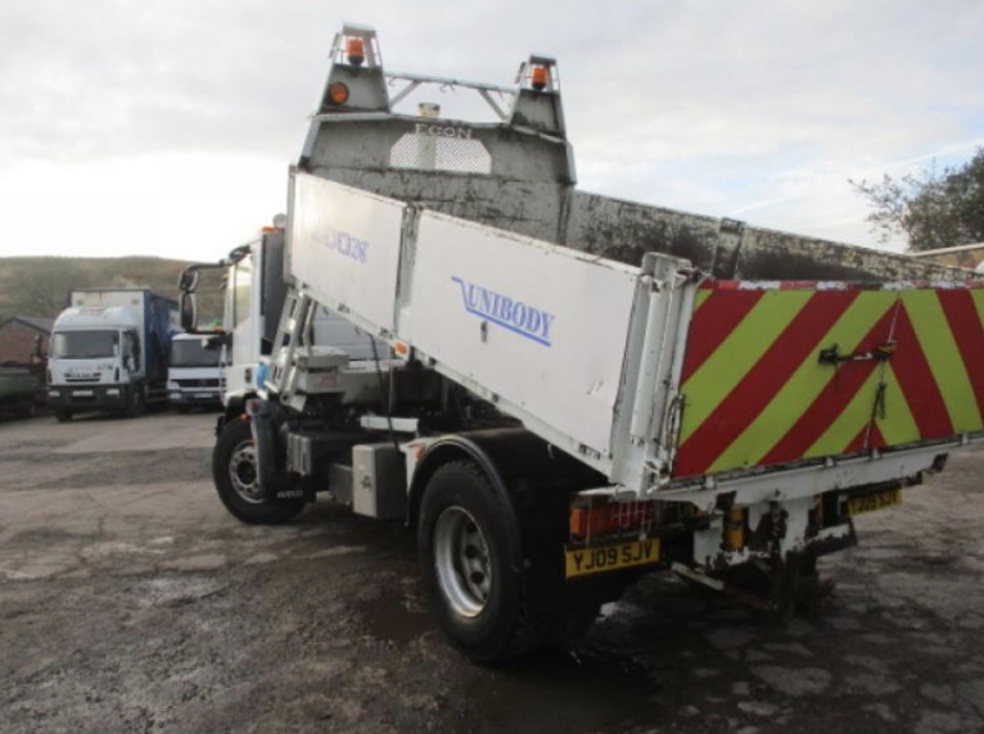 2009 IVECO TIPPER - Image 18 of 19