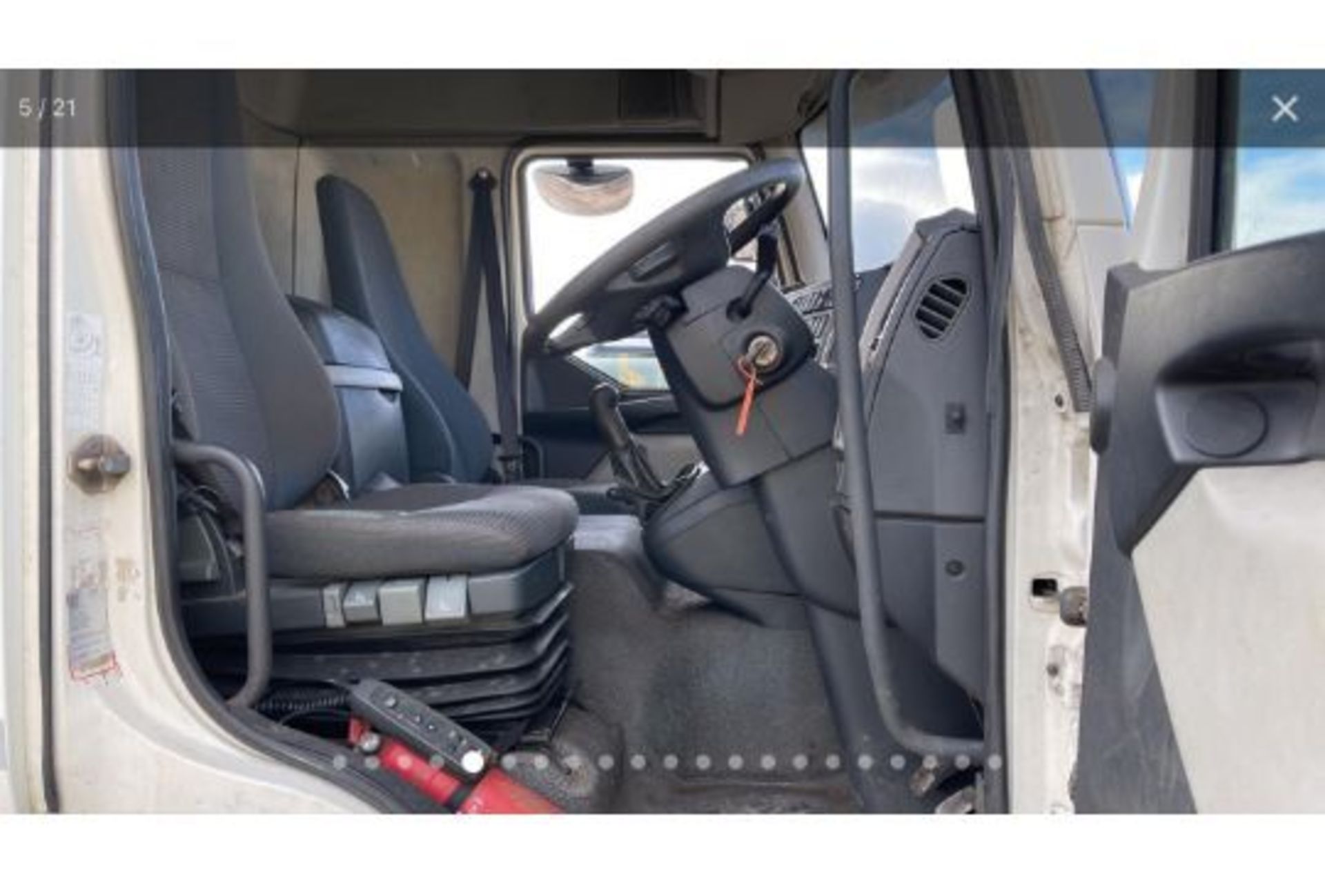 2011 VOLVO FL220 - Image 11 of 23