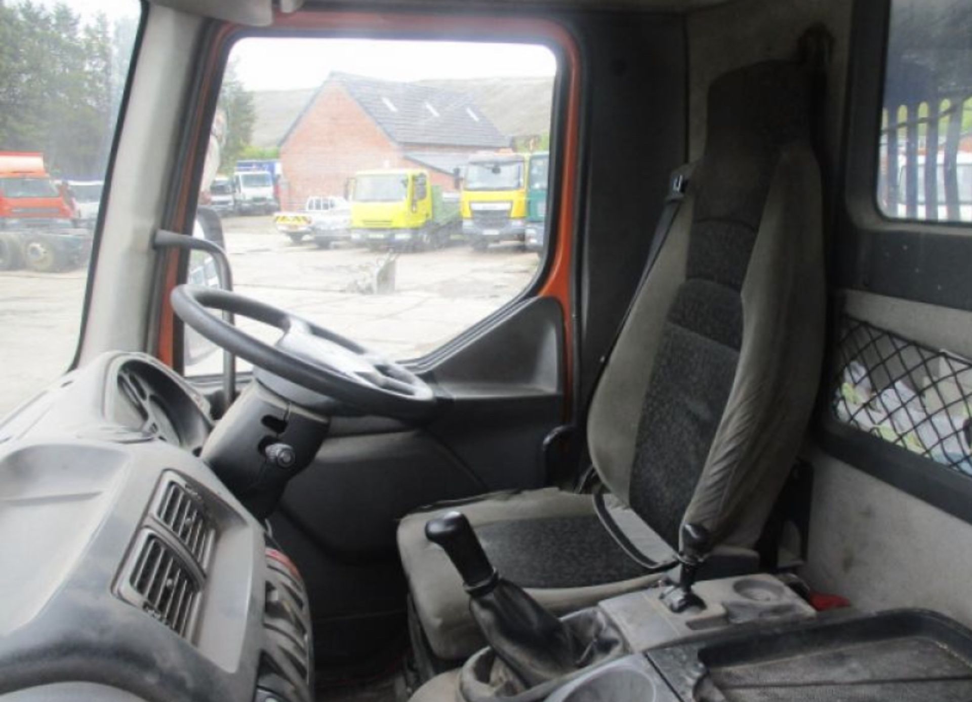 DAF LF 55.220 skip loader - Image 8 of 9