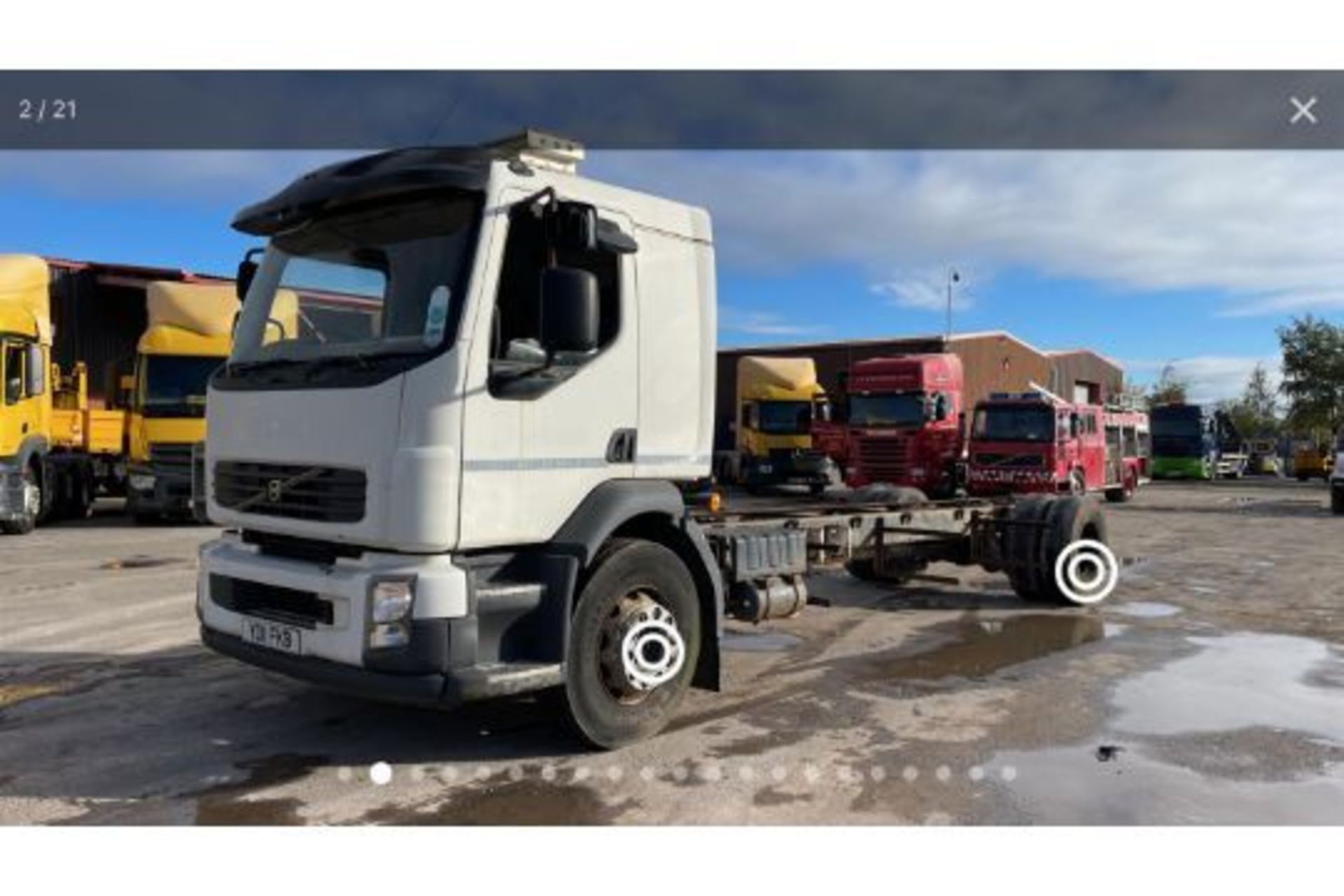 2011 VOLVO FL220