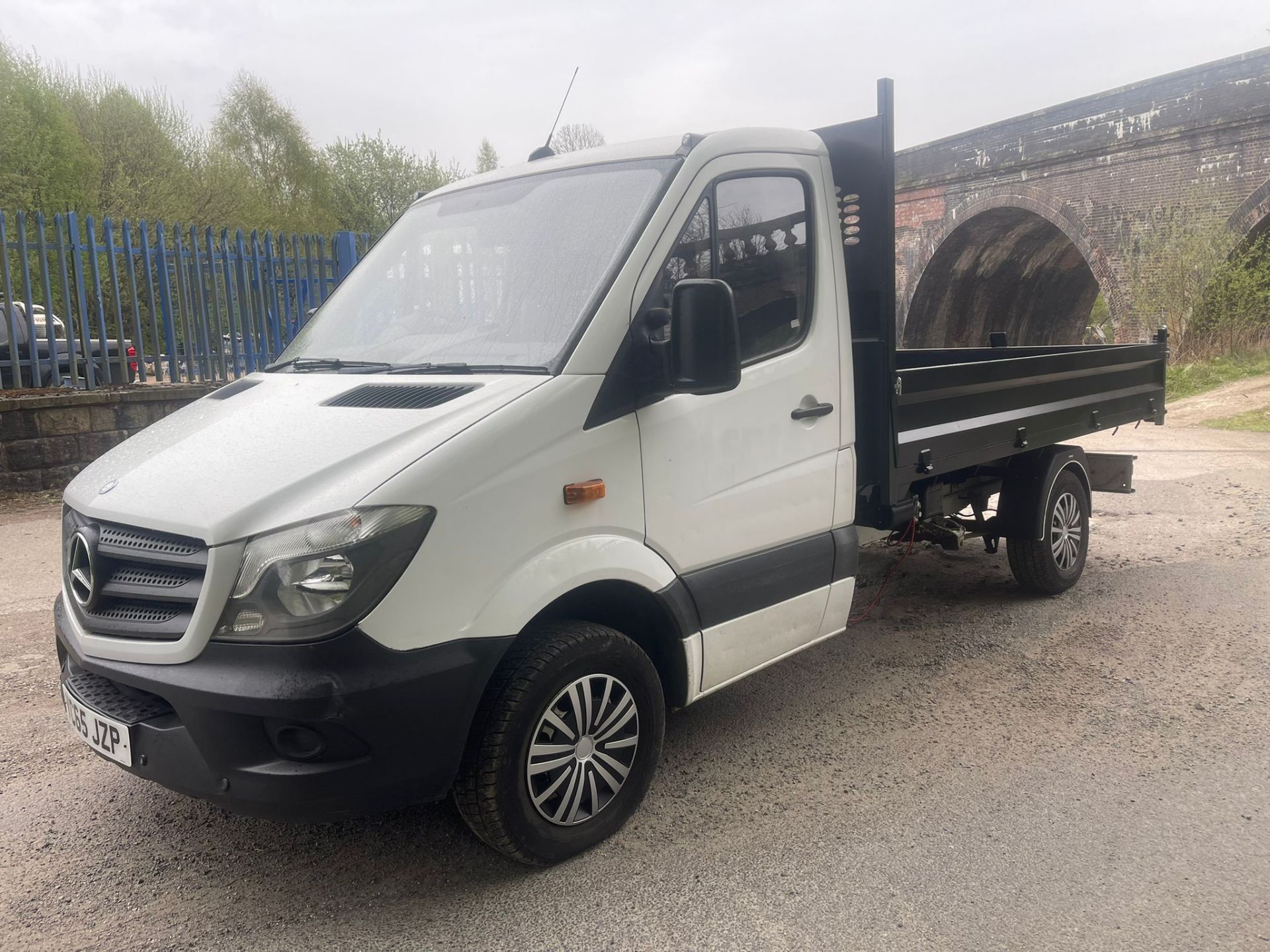 Mercedes sprinter tipper white - Image 2 of 10